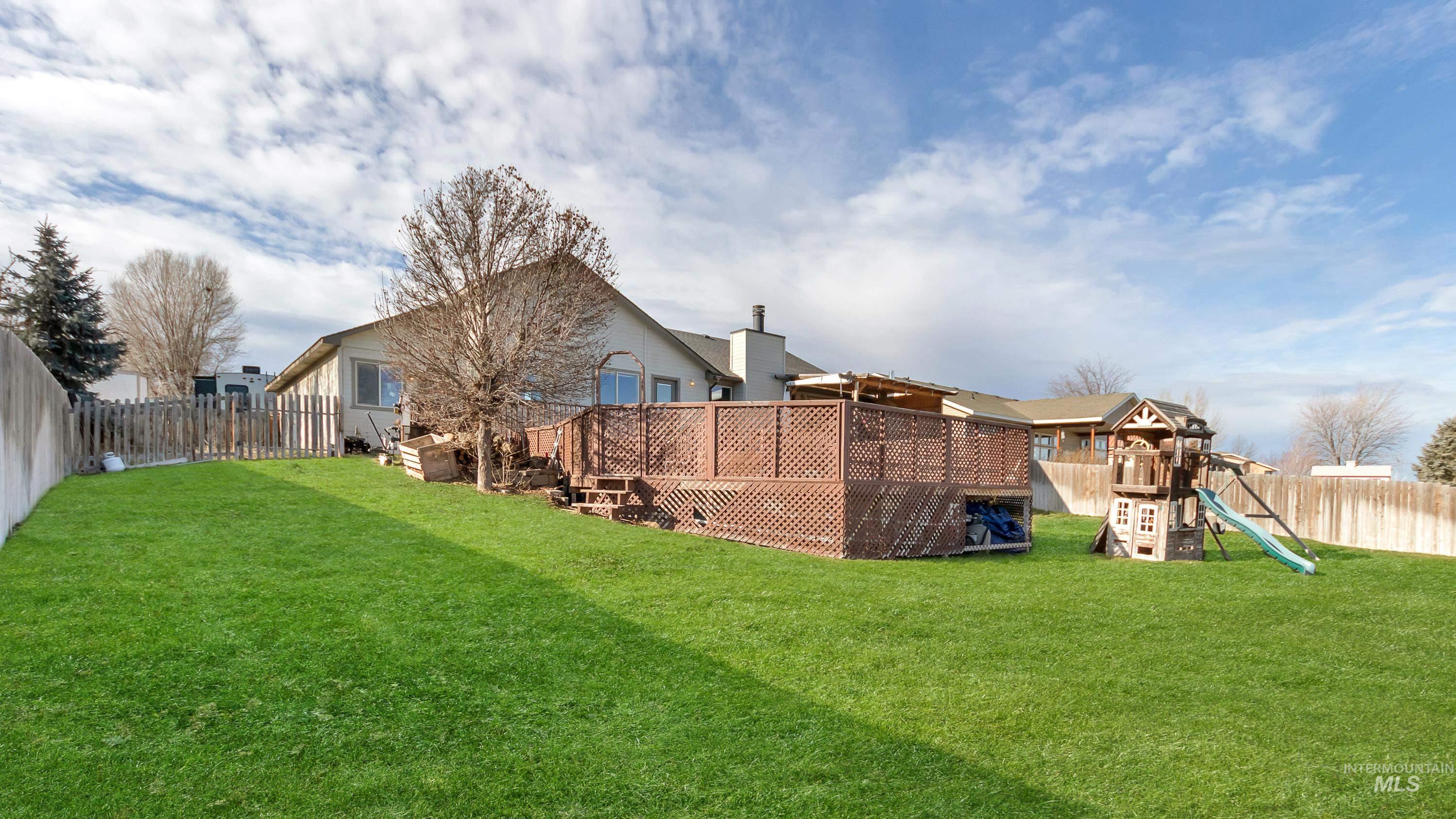 20804 Whittier Drive, Greenleaf, Idaho 83626, 4 Bedrooms, 3 Bathrooms, Residential For Sale, Price $620,000,MLS 98899341