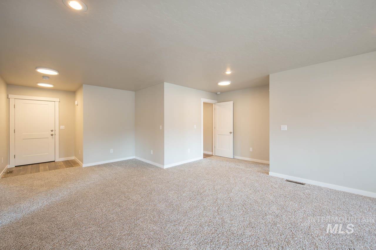1841 Regency Way, Emmett, Idaho 83617, 3 Bedrooms, 2 Bathrooms, Residential For Sale, Price $399,300, 98899652