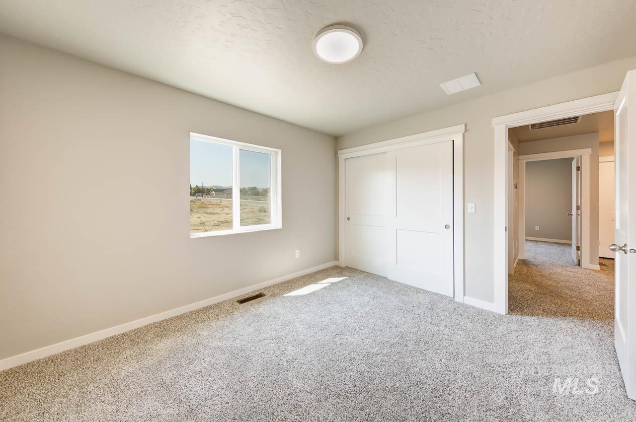 1841 Regency Way, Emmett, Idaho 83617, 3 Bedrooms, 2 Bathrooms, Residential For Sale, Price $399,300, 98899652