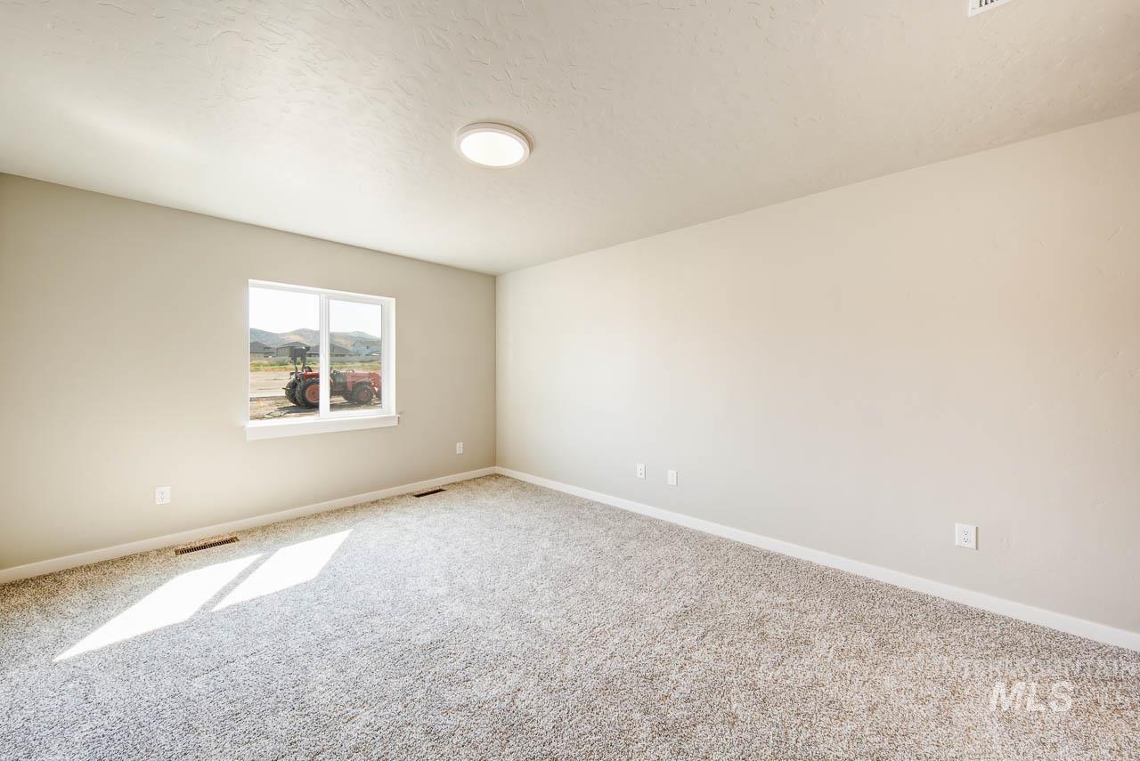 1841 Regency Way, Emmett, Idaho 83617, 3 Bedrooms, 2 Bathrooms, Residential For Sale, Price $399,300, 98899652