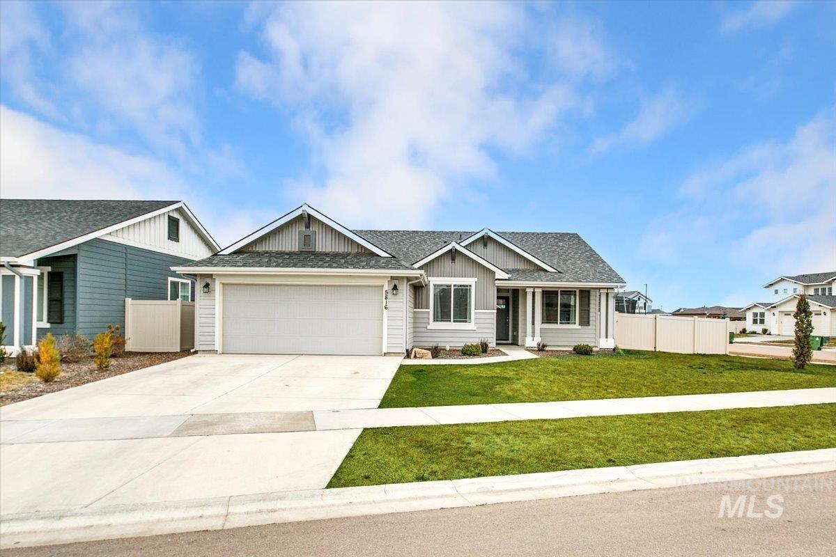 5816 W Daphne Dr, Meridian, Idaho 83646, 4 Bedrooms, 2 Bathrooms, Residential For Sale, Price $534,990,MLS 98899658