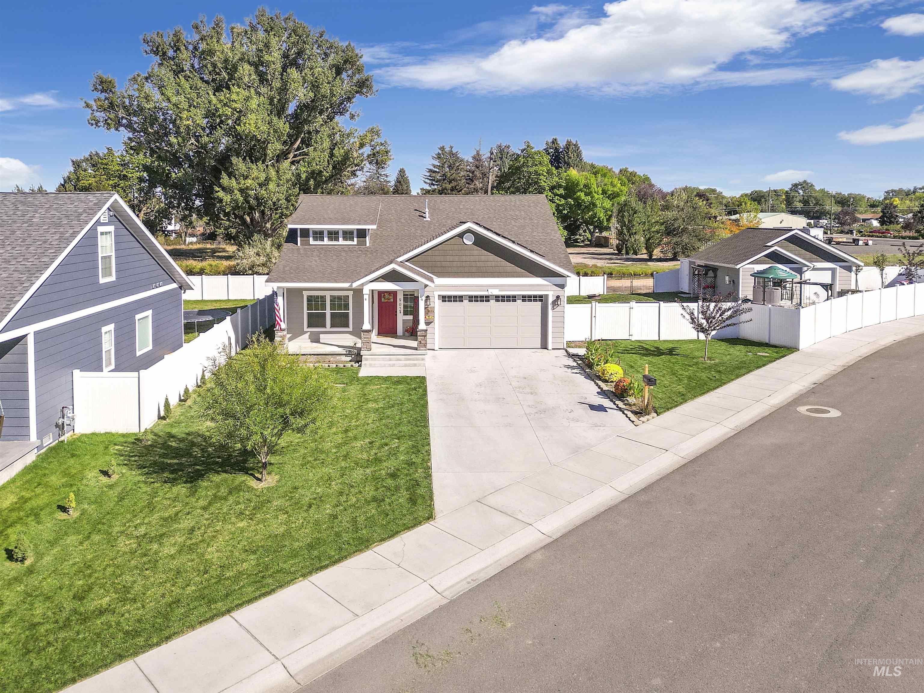 902 Victory Drive, Gooding, Idaho 83330, 4 Bedrooms, 3 Bathrooms, Residential For Sale, Price $474,990,MLS 98899785