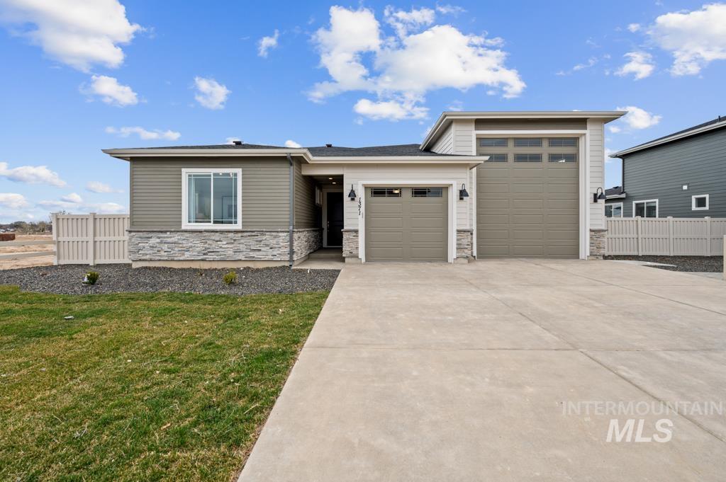 1416 Stirling Meadow St, Middleton, Idaho 83644, 4 Bedrooms, 2 Bathrooms, Residential For Sale, Price $564,990,MLS 98899917