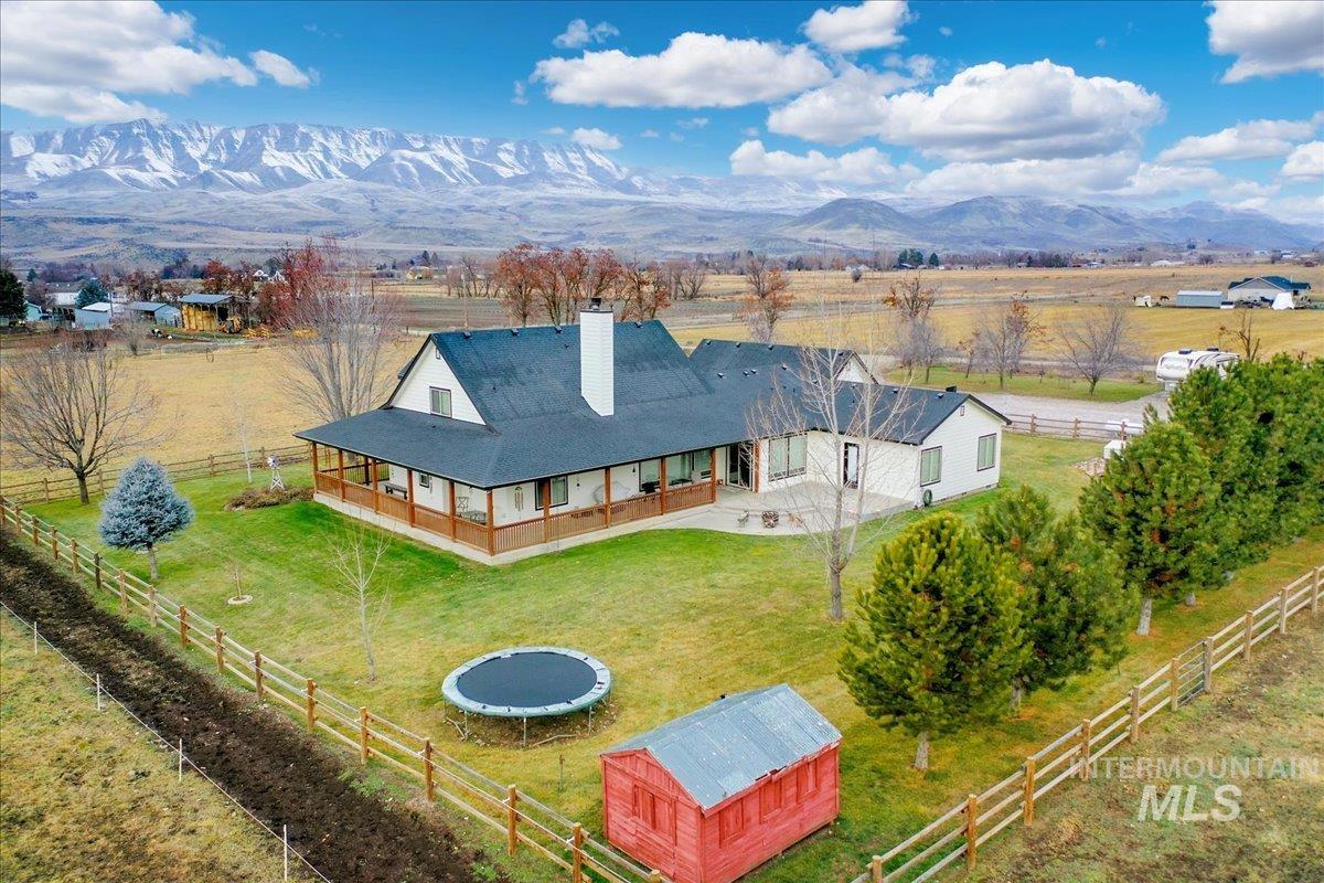 9965 Darnell Ln, Sweet, Idaho 83670-5080, 4 Bedrooms, 3.5 Bathrooms, Residential For Sale, Price $1,250,000,MLS 98899923