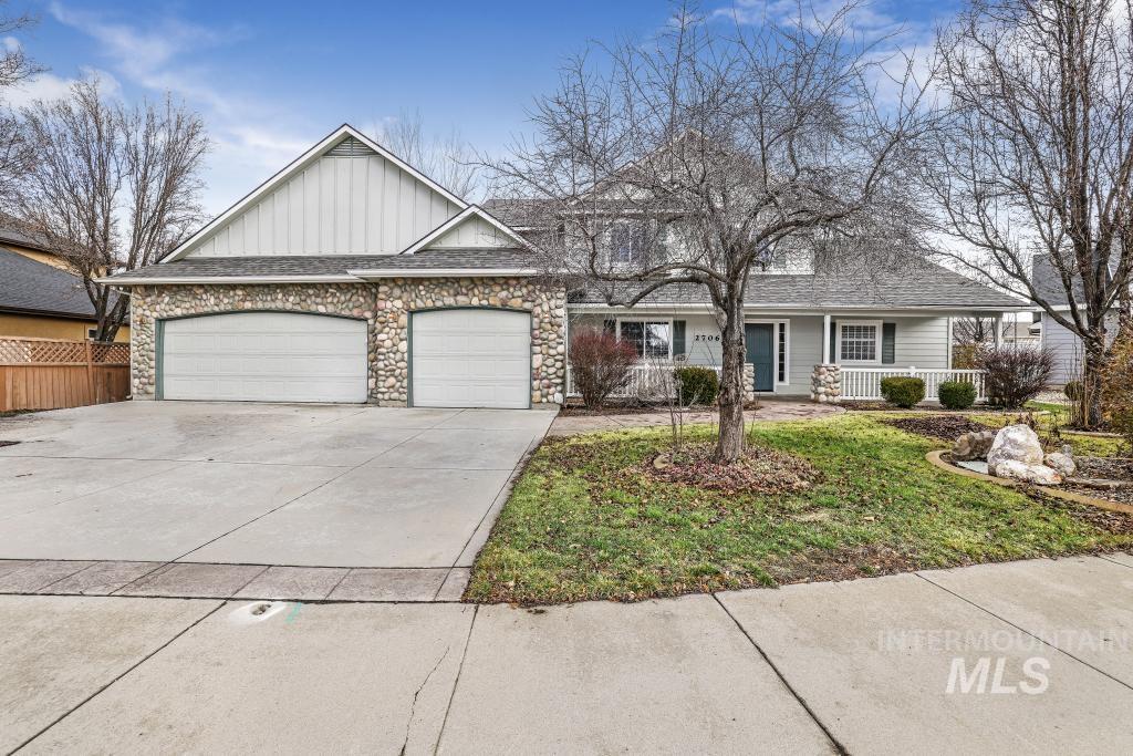 2706 E Mahoney St., Meridian, Idaho 83646, 4 Bedrooms, 2.5 Bathrooms, Residential For Sale, Price $611,900,MLS 98900135