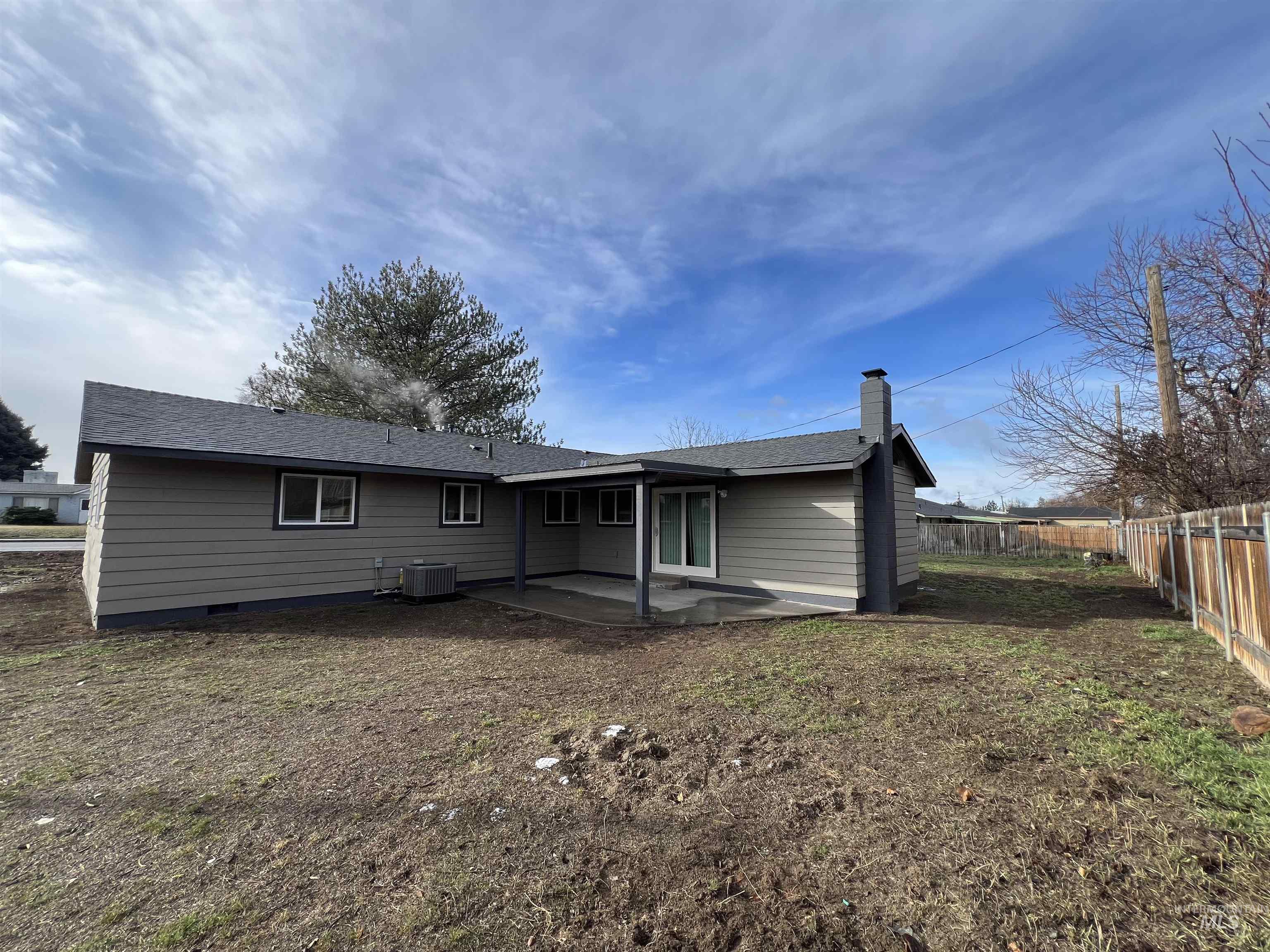 1425 W Idaho, Ontario, Oregon 97914, 4 Bedrooms, 2 Bathrooms, Residential For Sale, Price $366,000, 98900178