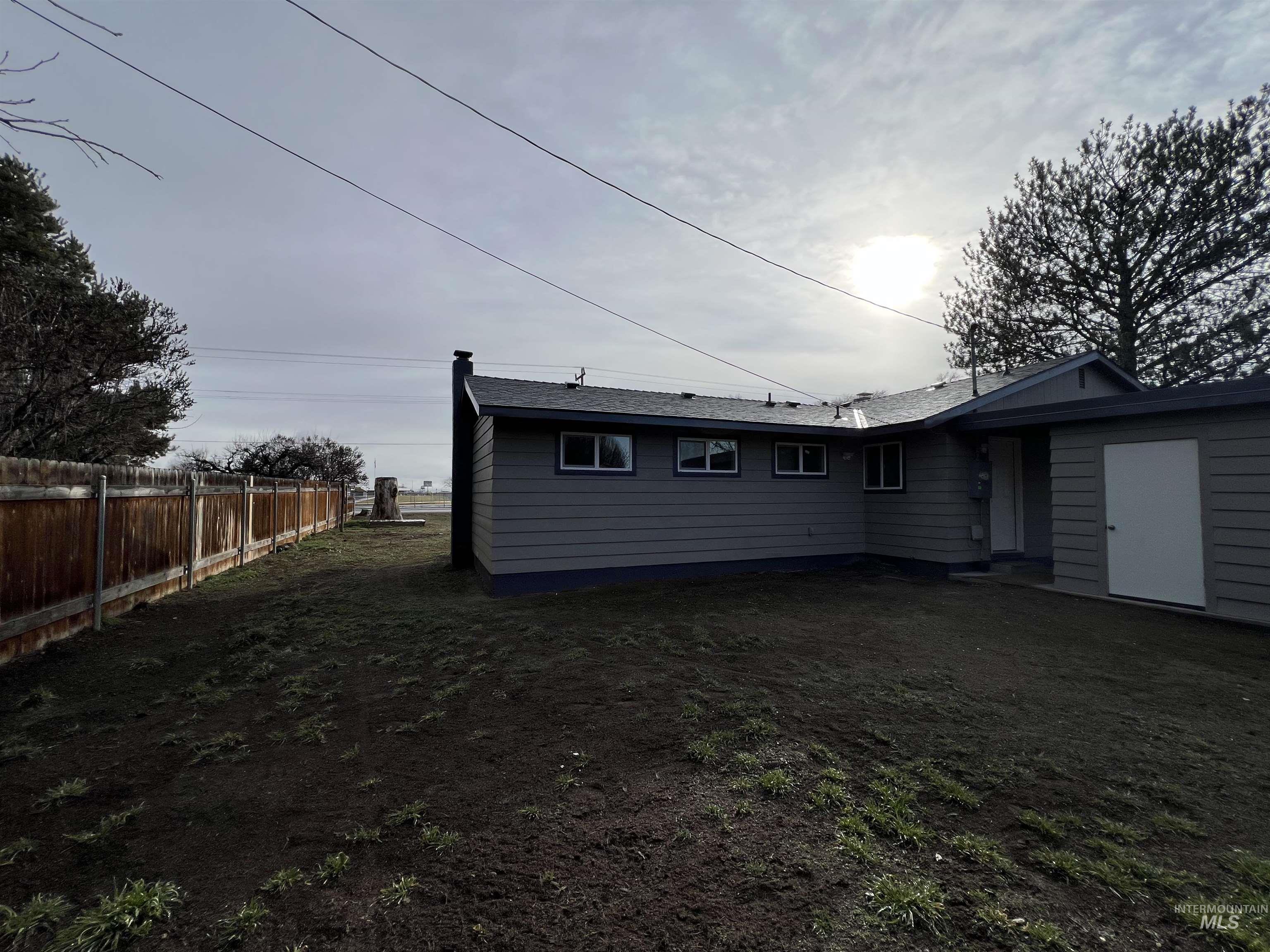 1425 W Idaho, Ontario, Oregon 97914, 4 Bedrooms, 2 Bathrooms, Residential For Sale, Price $366,000, 98900178