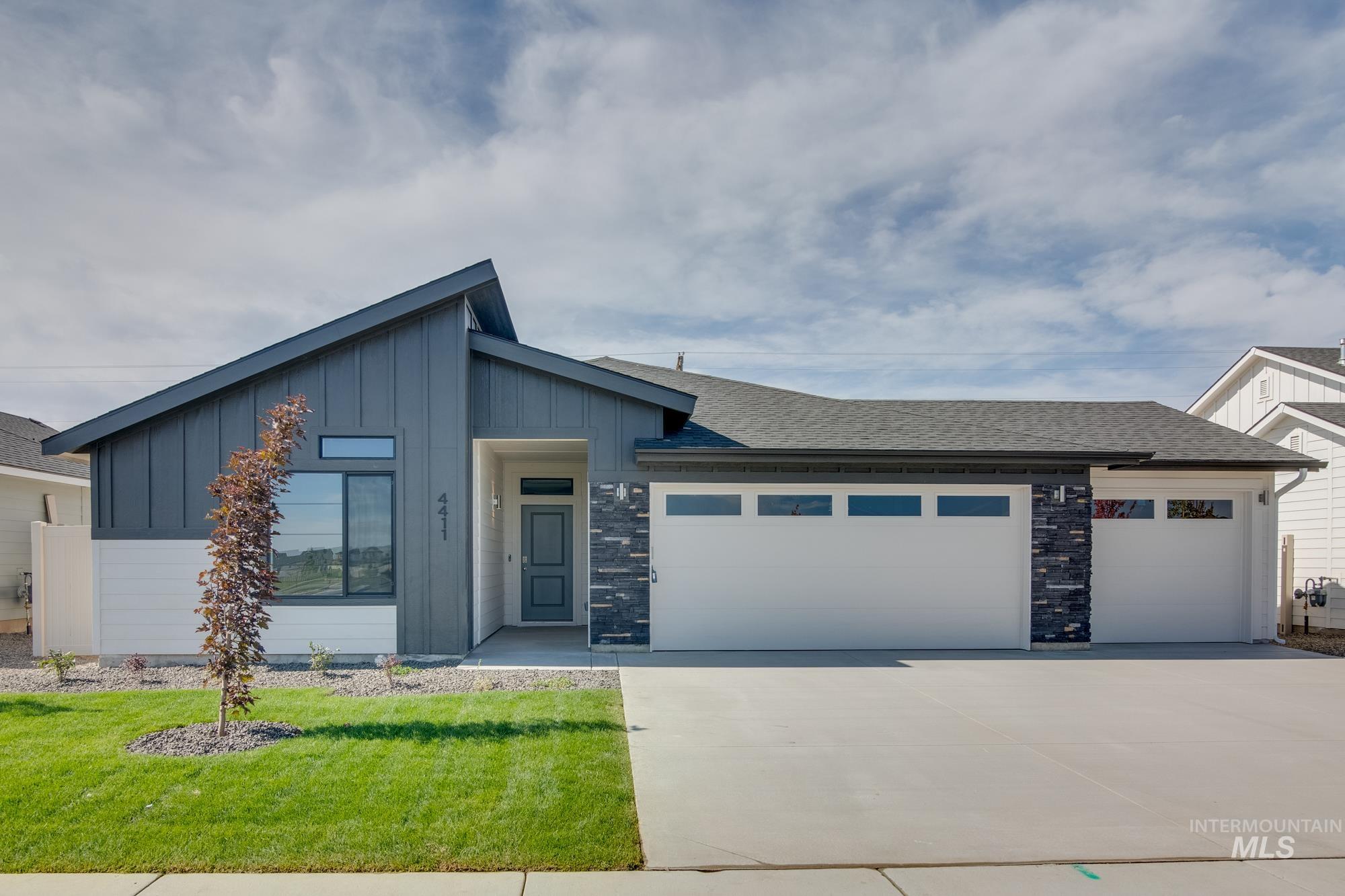 11234 W Teratai St, Star, Idaho 83669, 4 Bedrooms, 2 Bathrooms, Residential For Sale, Price $459,990,MLS 98900629