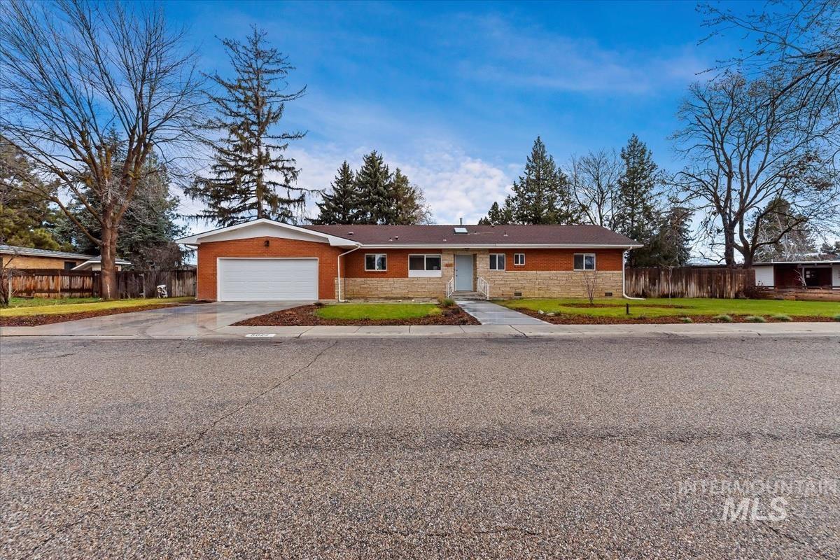 5022 N Mountain View Dr, Boise, Idaho 83704, 4 Bedrooms, 2 Bathrooms, Residential For Sale, Price $580,000,MLS 98900796