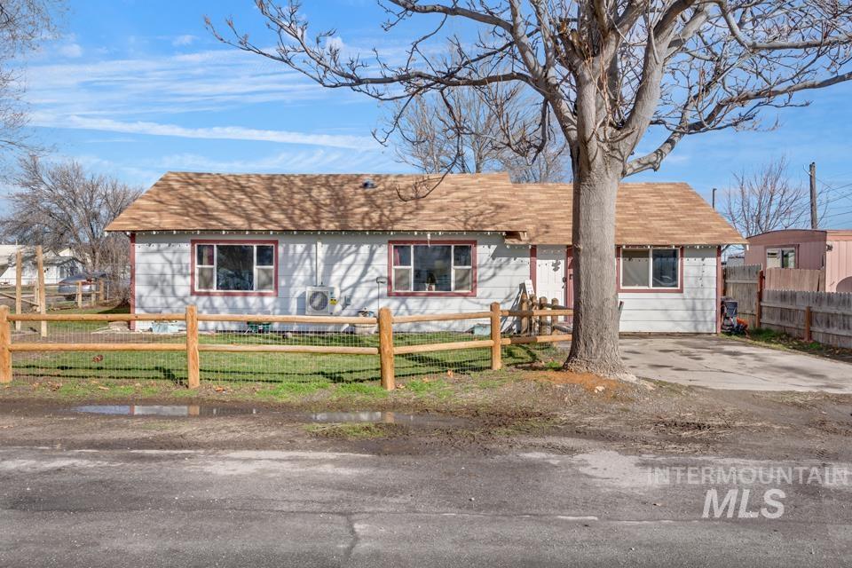 402 4th, Wilder, Idaho 83676, 3 Bedrooms, 2 Bathrooms, Residential For Sale, Price $298,900,MLS 98900809
