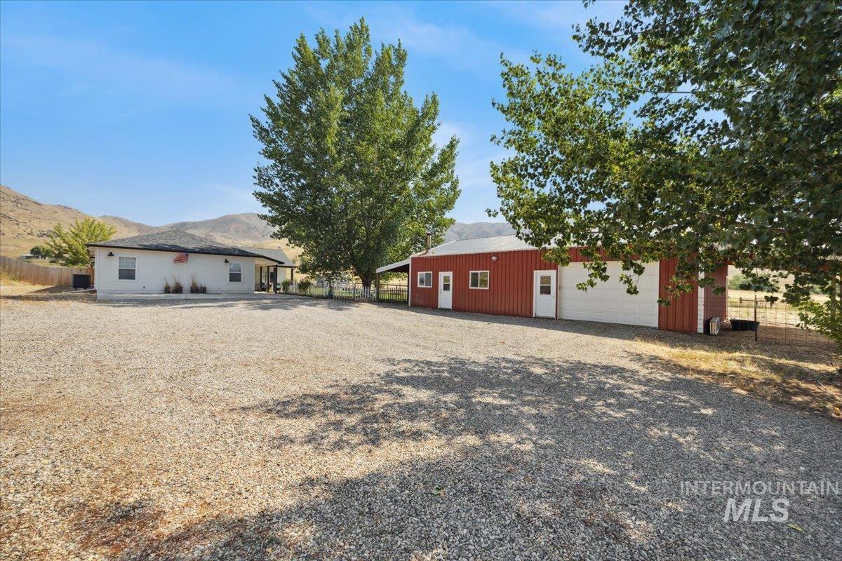 37 Quail Rd, Horseshoe Bend, Idaho 83629, 4 Bedrooms, 2 Bathrooms, Residential For Sale, Price $969,000,MLS 98900825