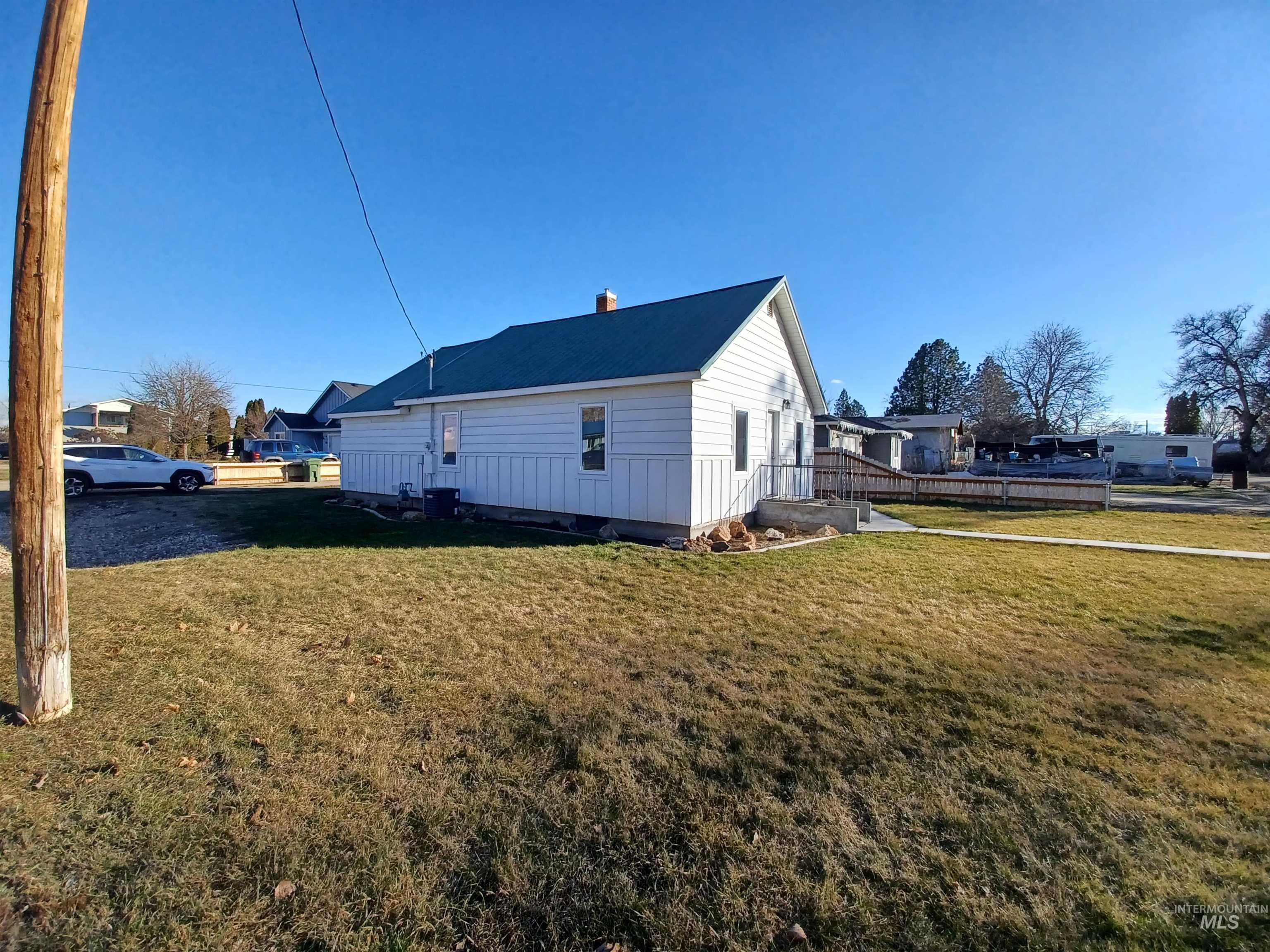 224 E Park Avenue, New Plymouth, Idaho 83655, 3 Bedrooms, 1 Bathroom, Residential For Sale, Price $279,000,MLS 98901190