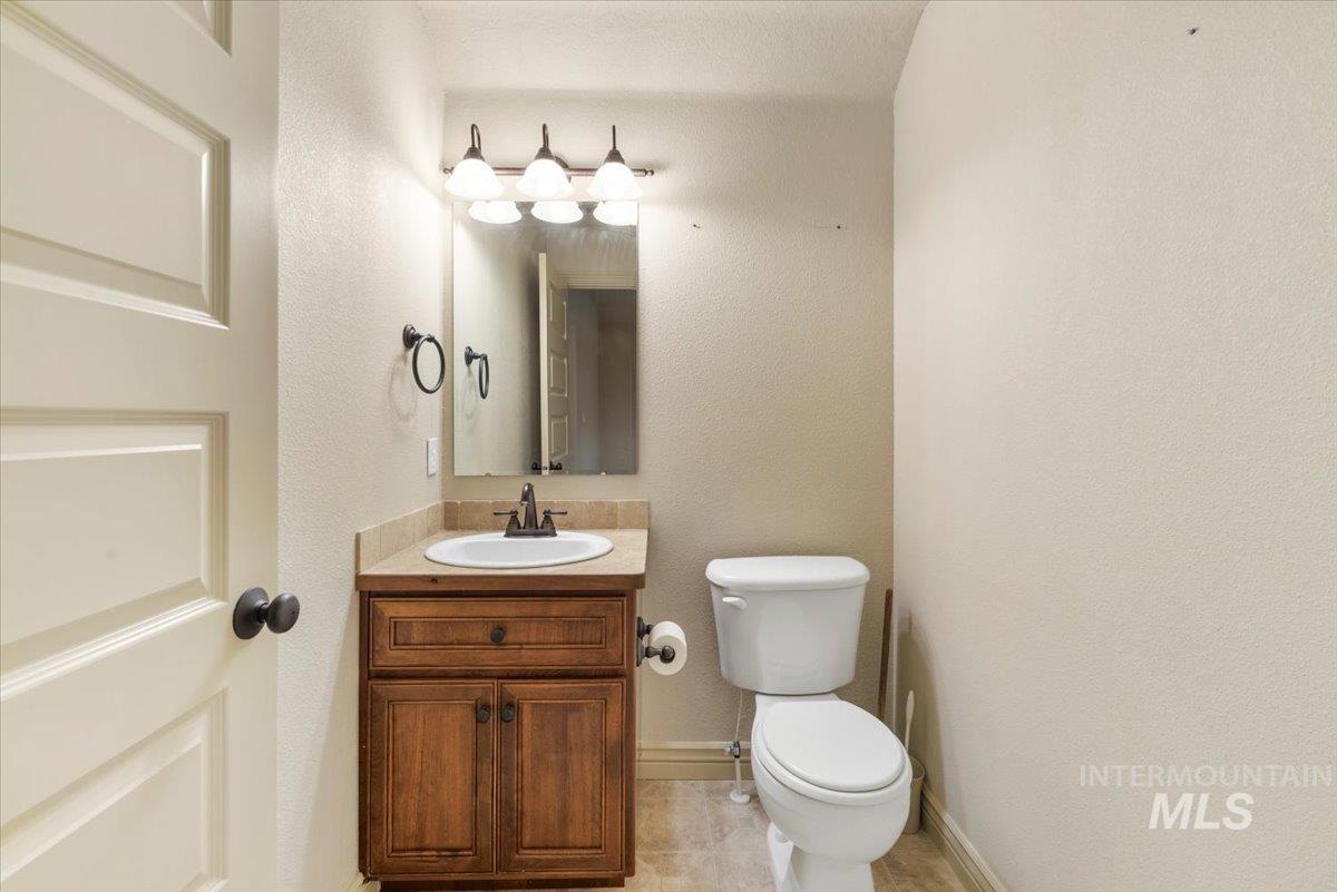 1872 W Pine Creek Drive, Nampa, Idaho 83686, 4 Bedrooms, 2.5 Bathrooms, Residential For Sale, Price $530,000,MLS 98901195