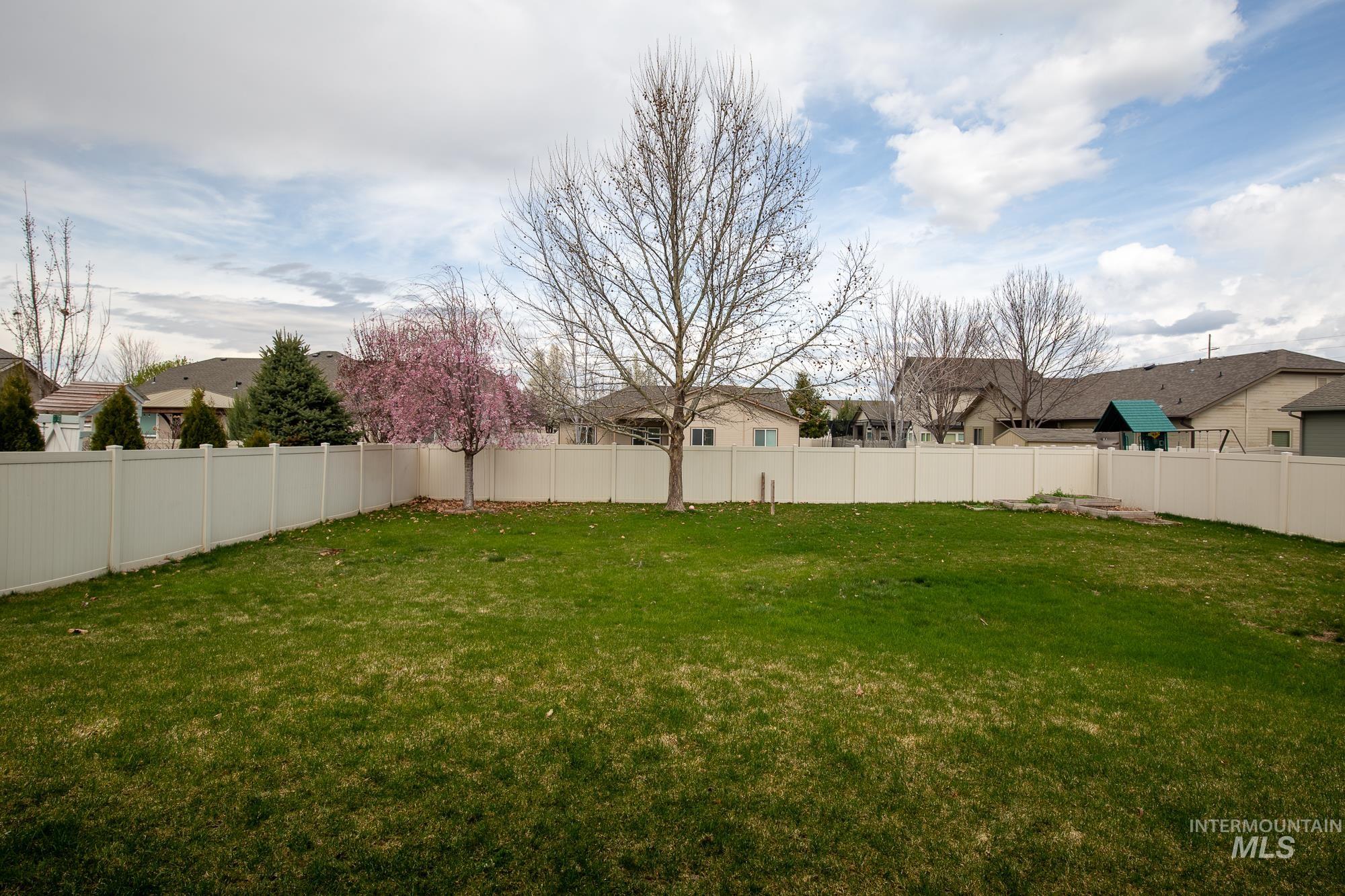 1815 S Sandcrest Way, Nampa, Idaho 83686, 4 Bedrooms, 2.5 Bathrooms, Residential For Sale, Price $499,000,MLS 98901323
