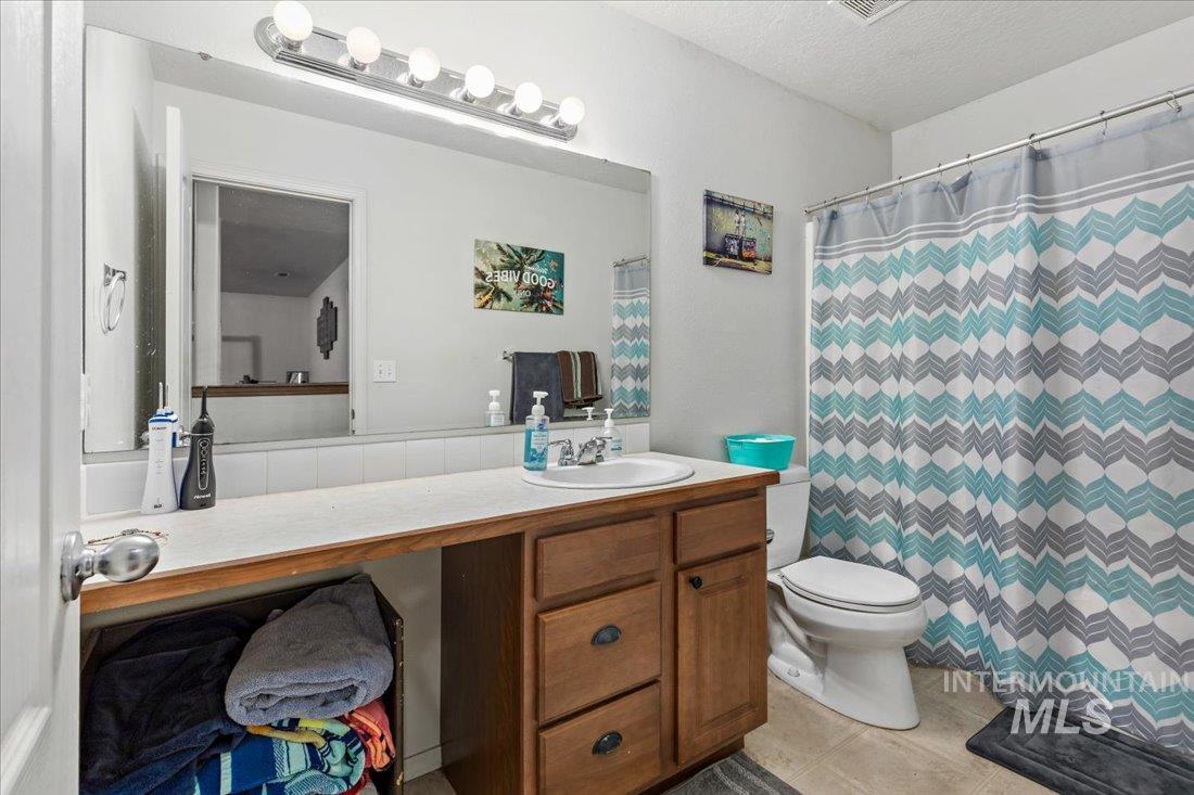 3407 Ridgepark st, Caldwell, Idaho 83605, 3 Bedrooms, 2.5 Bathrooms, Residential For Sale, Price $365,000,MLS 98901559