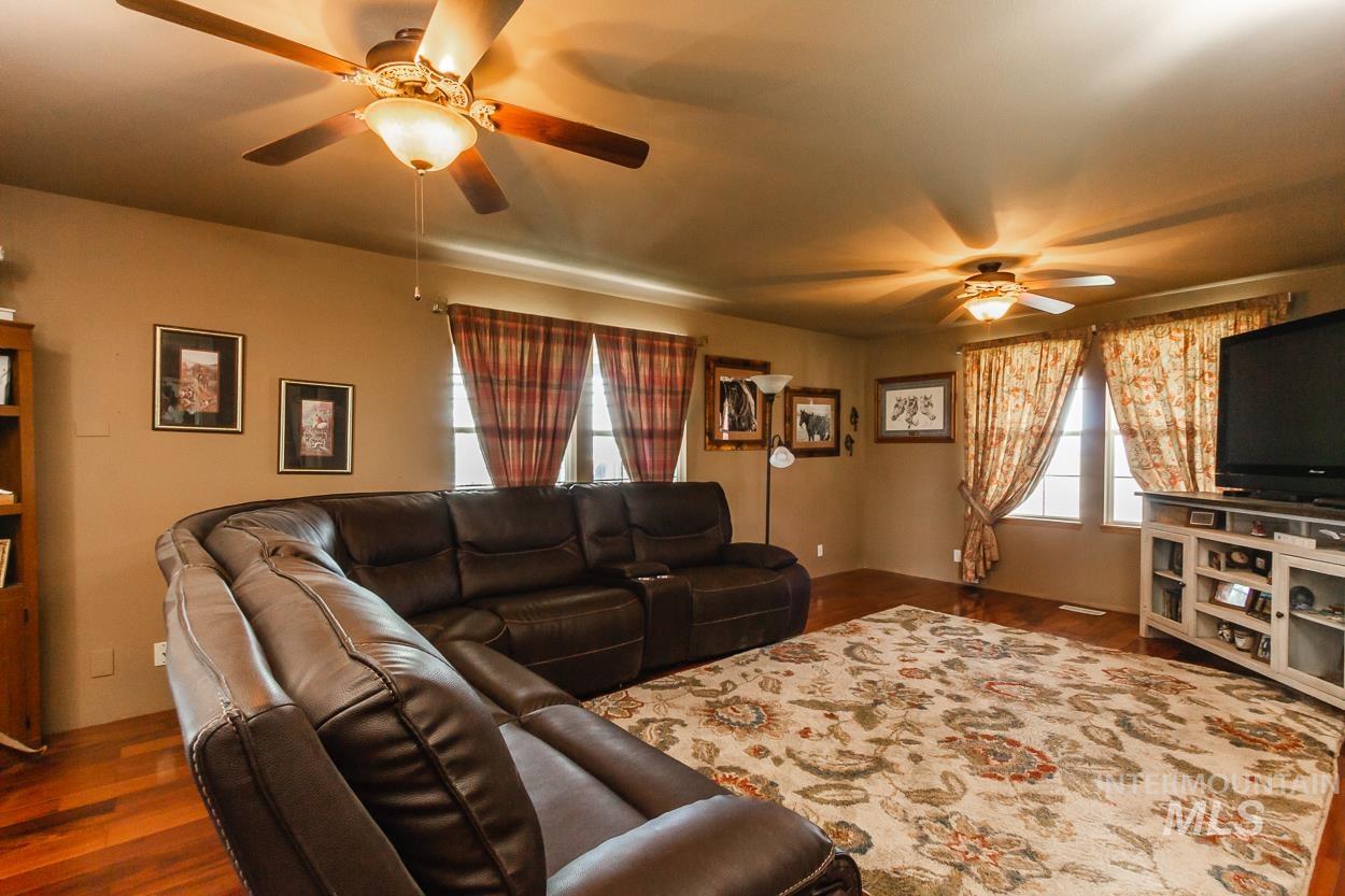 16973 S Vista Ave, Kuna, Idaho 83634, 3 Bedrooms, 2.5 Bathrooms, Farm & Ranch For Sale, Price $3,995,000, 98901889