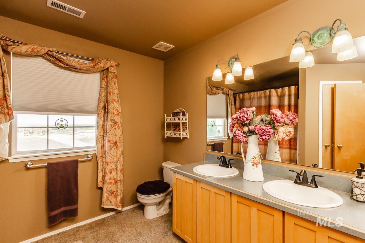 16973 S Vista Ave, Kuna, Idaho 83634, 3 Bedrooms, 2.5 Bathrooms, Farm & Ranch For Sale, Price $3,995,000, 98901889