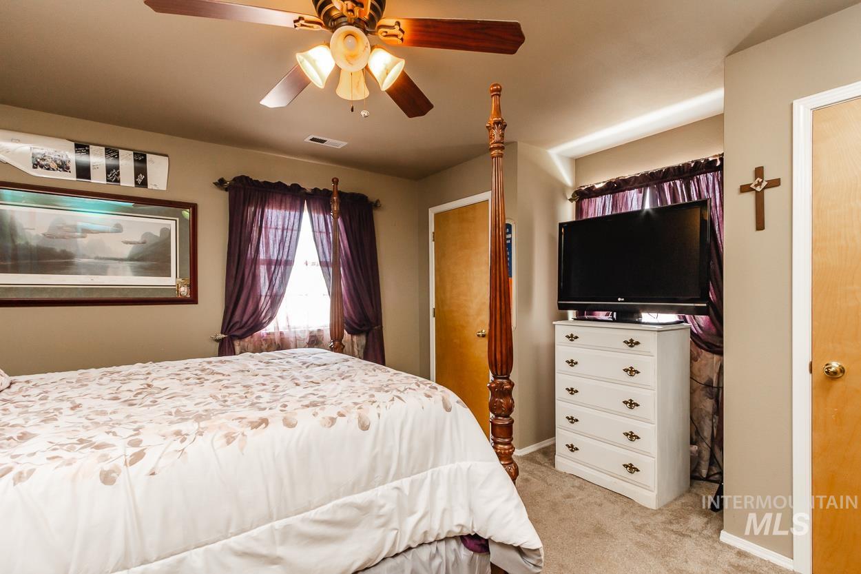 16973 S Vista Ave, Kuna, Idaho 83634, 3 Bedrooms, 2.5 Bathrooms, Farm & Ranch For Sale, Price $3,995,000, 98901889