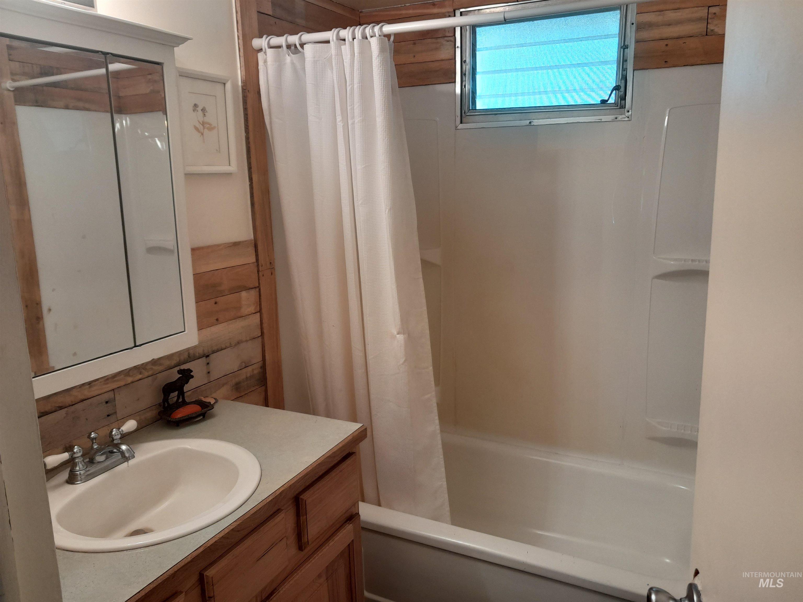 5 Lucky Cir, Garden Valley, Idaho 83622, 3 Bedrooms, 1 Bathroom, Residential For Sale, Price $210,000, 98902048