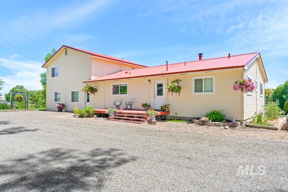 3947 SW 2ND AVE, New Plymouth, Idaho 83655, 3 Bedrooms, 2 Bathrooms, Residential For Sale, Price $749,900,MLS 98902285