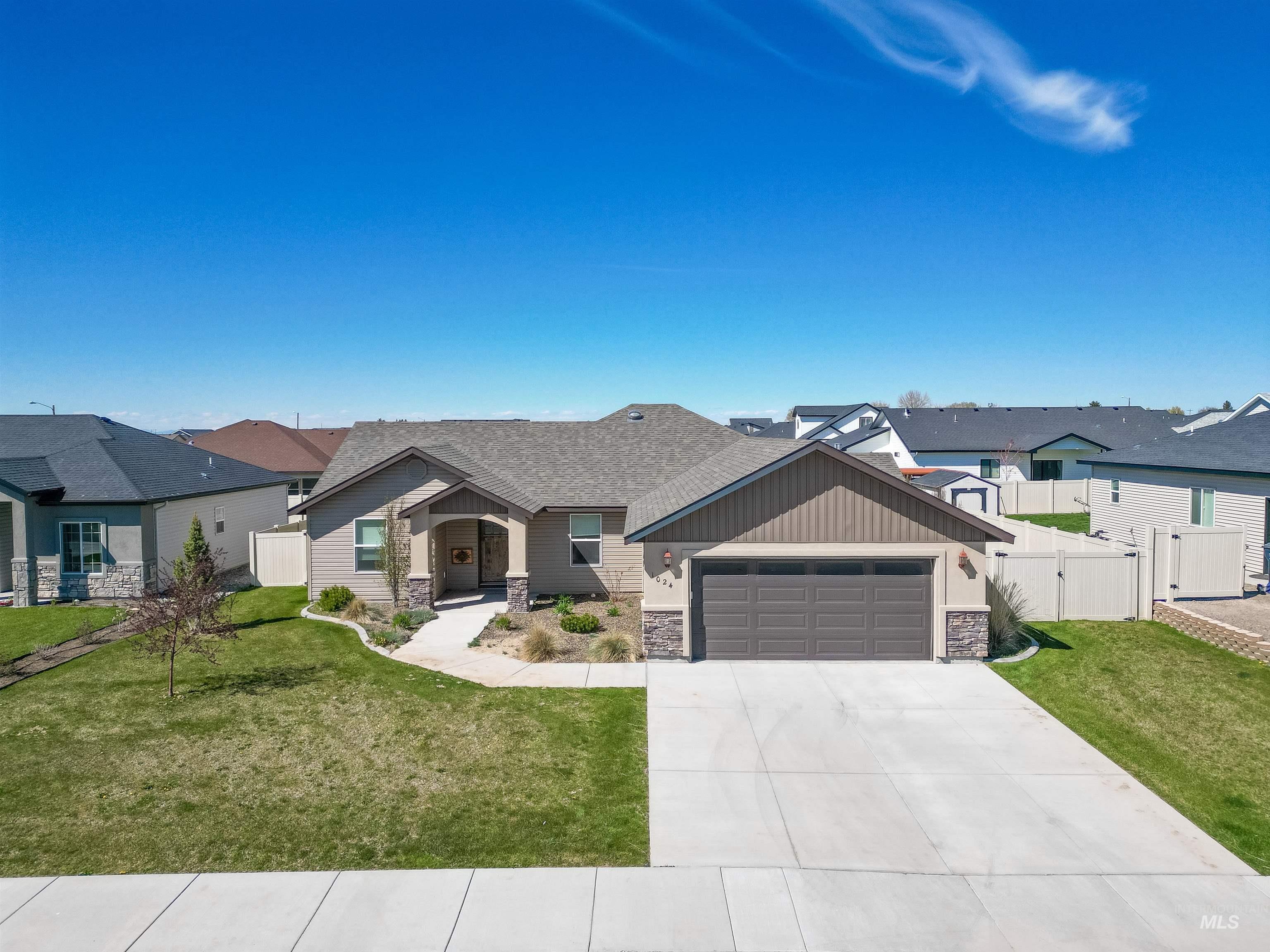1024 Stonegate Ave, Kimberly, Idaho 83341, 4 Bedrooms, 2 Bathrooms, Residential For Sale, Price $429,000,MLS 98902291