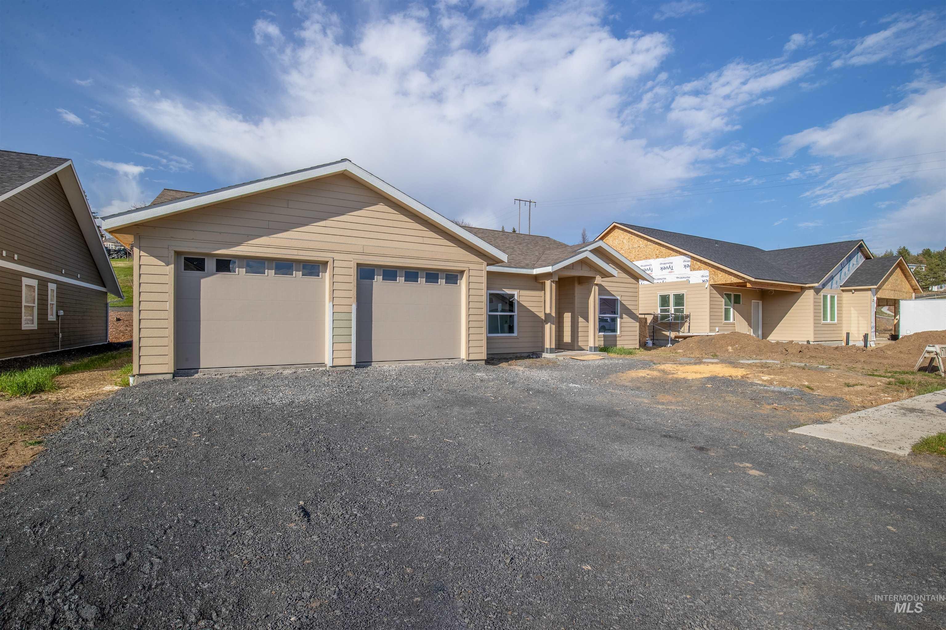 1978 West View Dr., Moscow, Idaho 83843, 3 Bedrooms, 2 Bathrooms, Residential For Sale, Price $642,000,MLS 98902428
