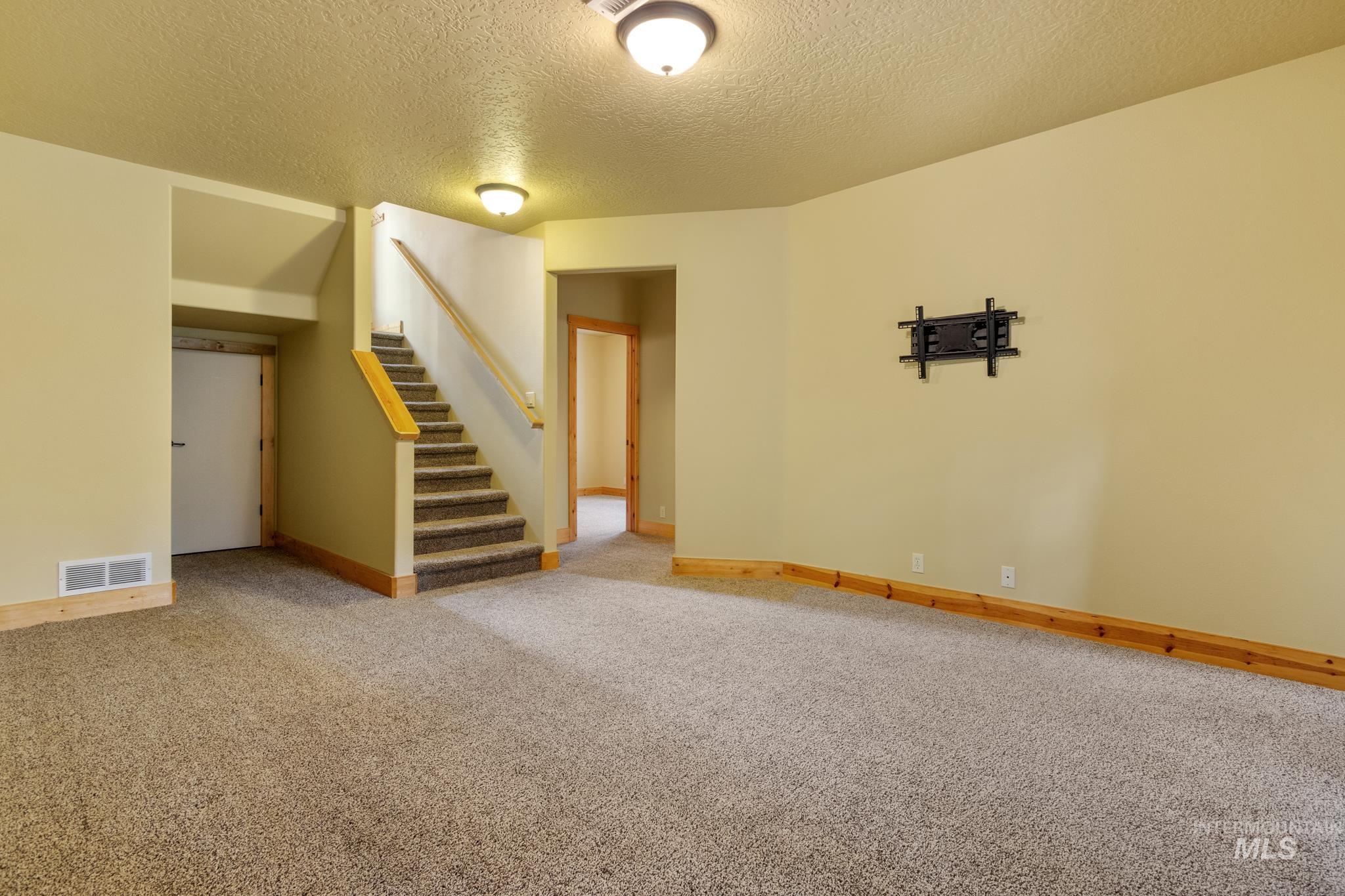 Prospector Ln, Idaho City, Idaho 83631, 5 Bedrooms, 3 Bathrooms, Residential For Sale, Price $559,000,MLS 98902449