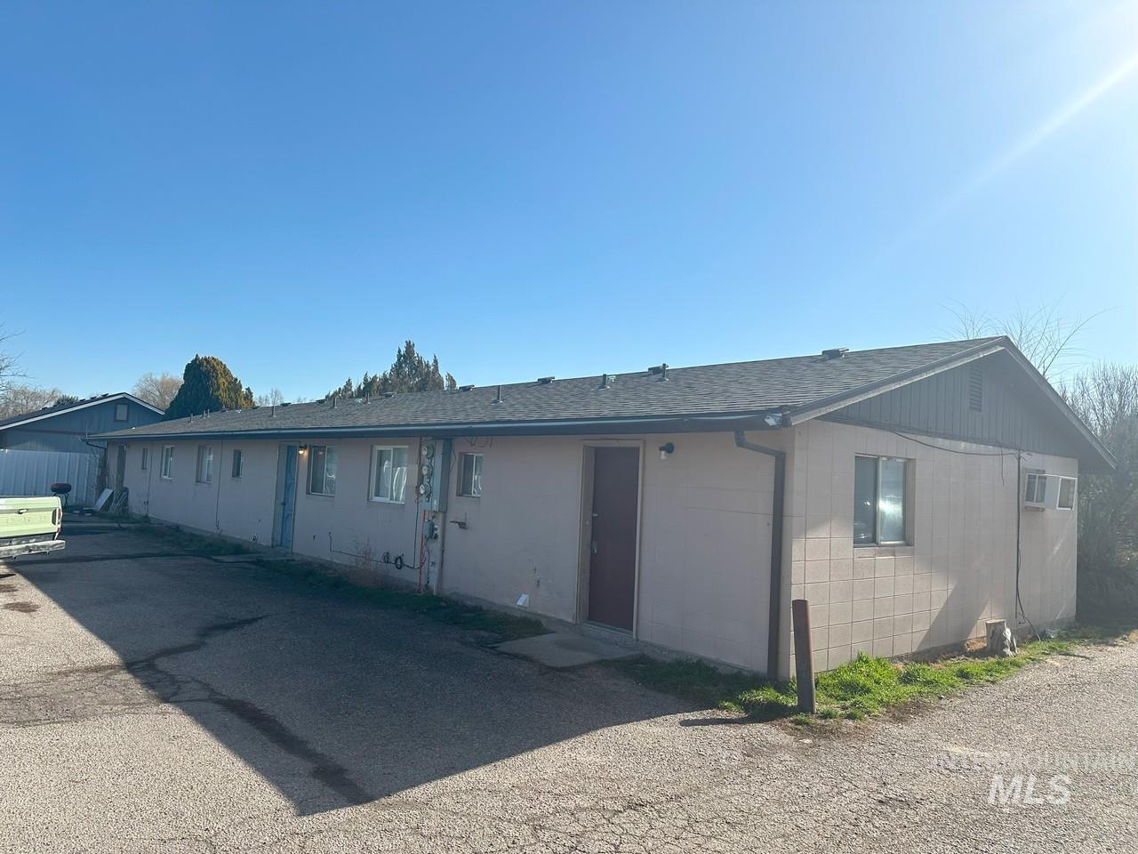 1419 Missoula Way, Caldwell, Idaho 83605-6362, 2 Bedrooms, 1 Bathroom, Residential Income For Sale, Price $475,000,MLS 98902597