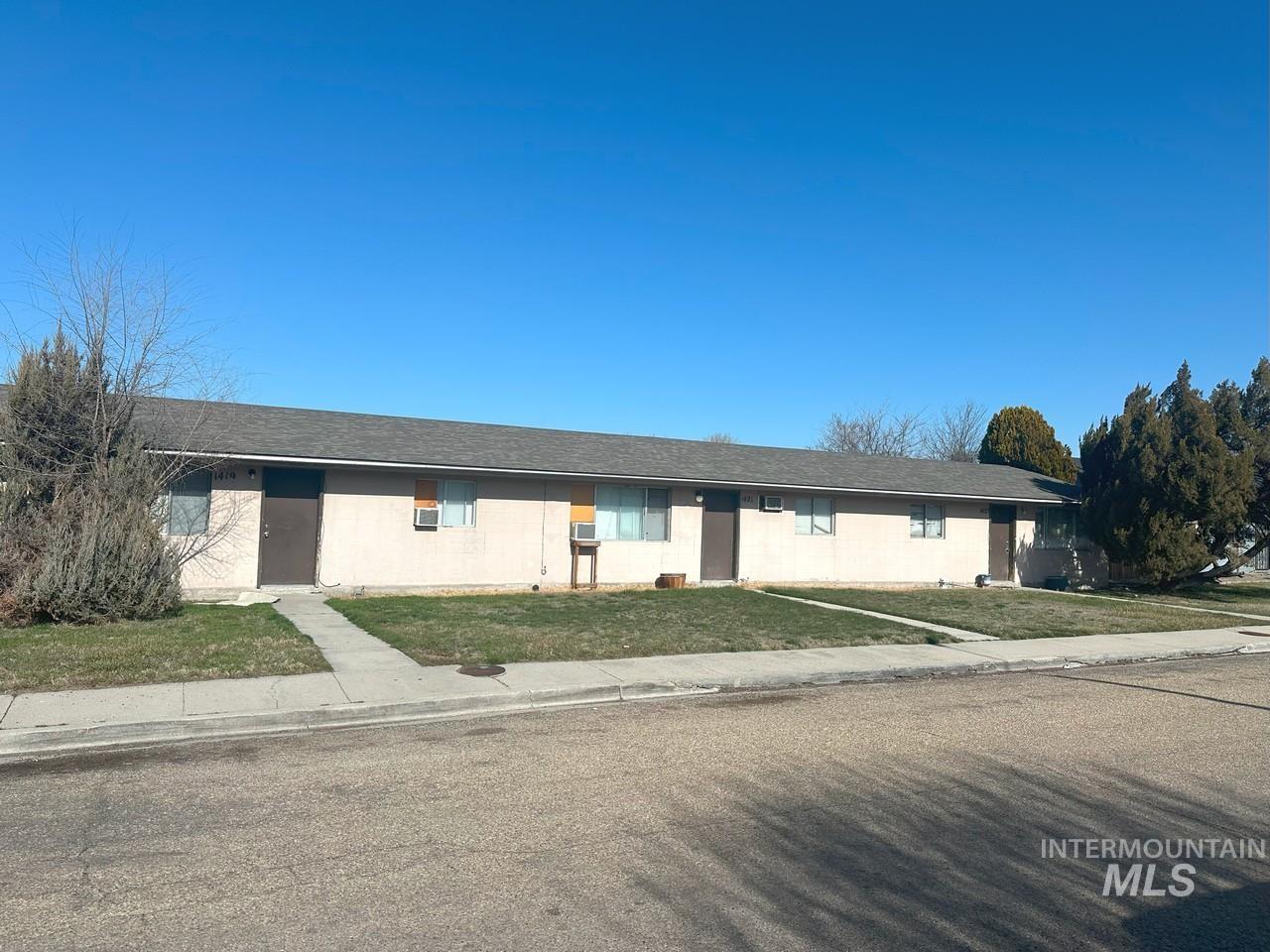 1413/1419 Missoula Way, Caldwell, Idaho 83605-6396, 2 Bedrooms, 1.5 Bathrooms, Residential Income For Sale, Price $1,105,000,MLS 98902606