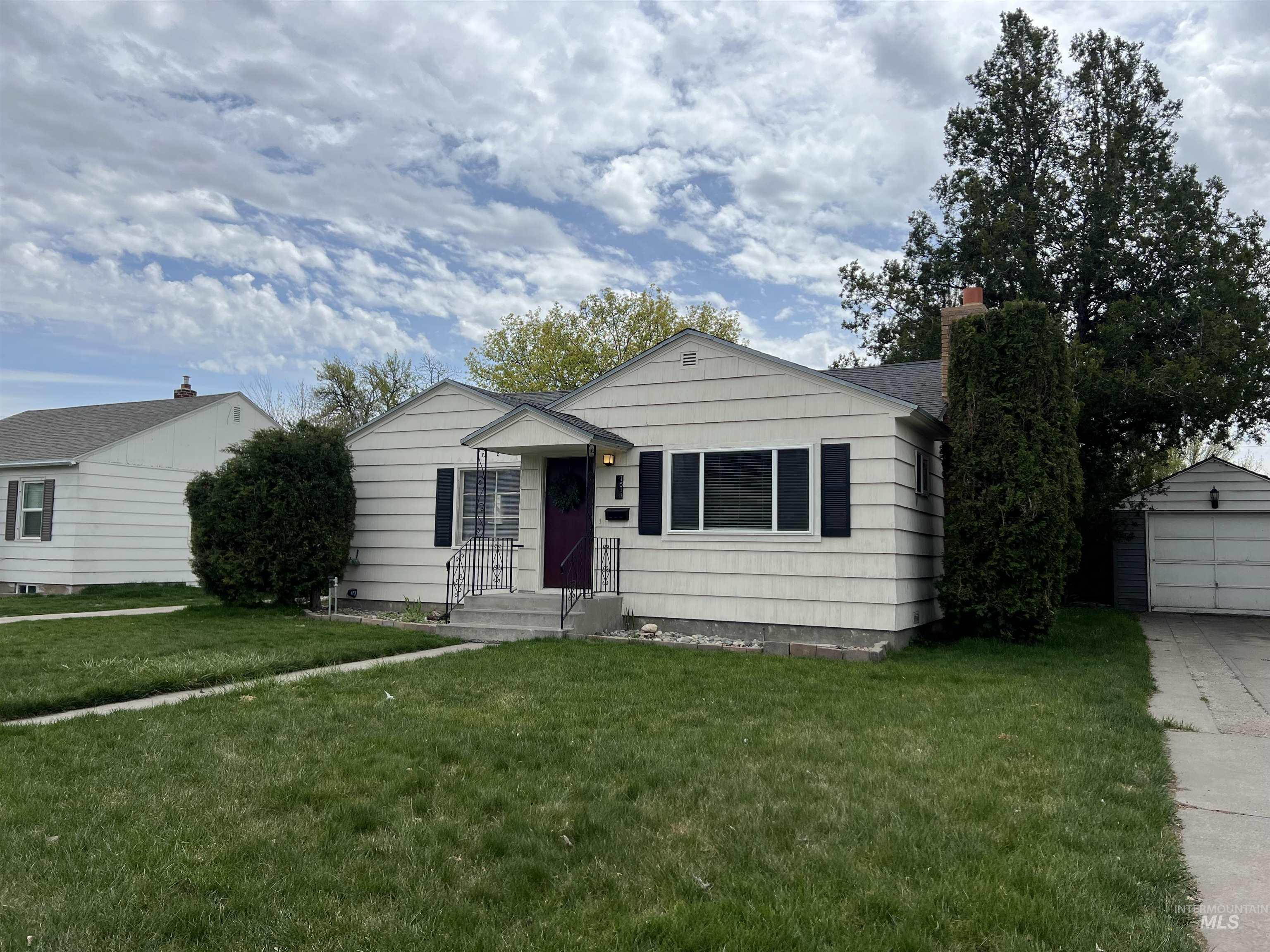 1538 9th Ave E, Twin Falls, Idaho 83301, 3 Bedrooms, 1 Bathroom, Residential For Sale, Price $315,000,MLS 98902647