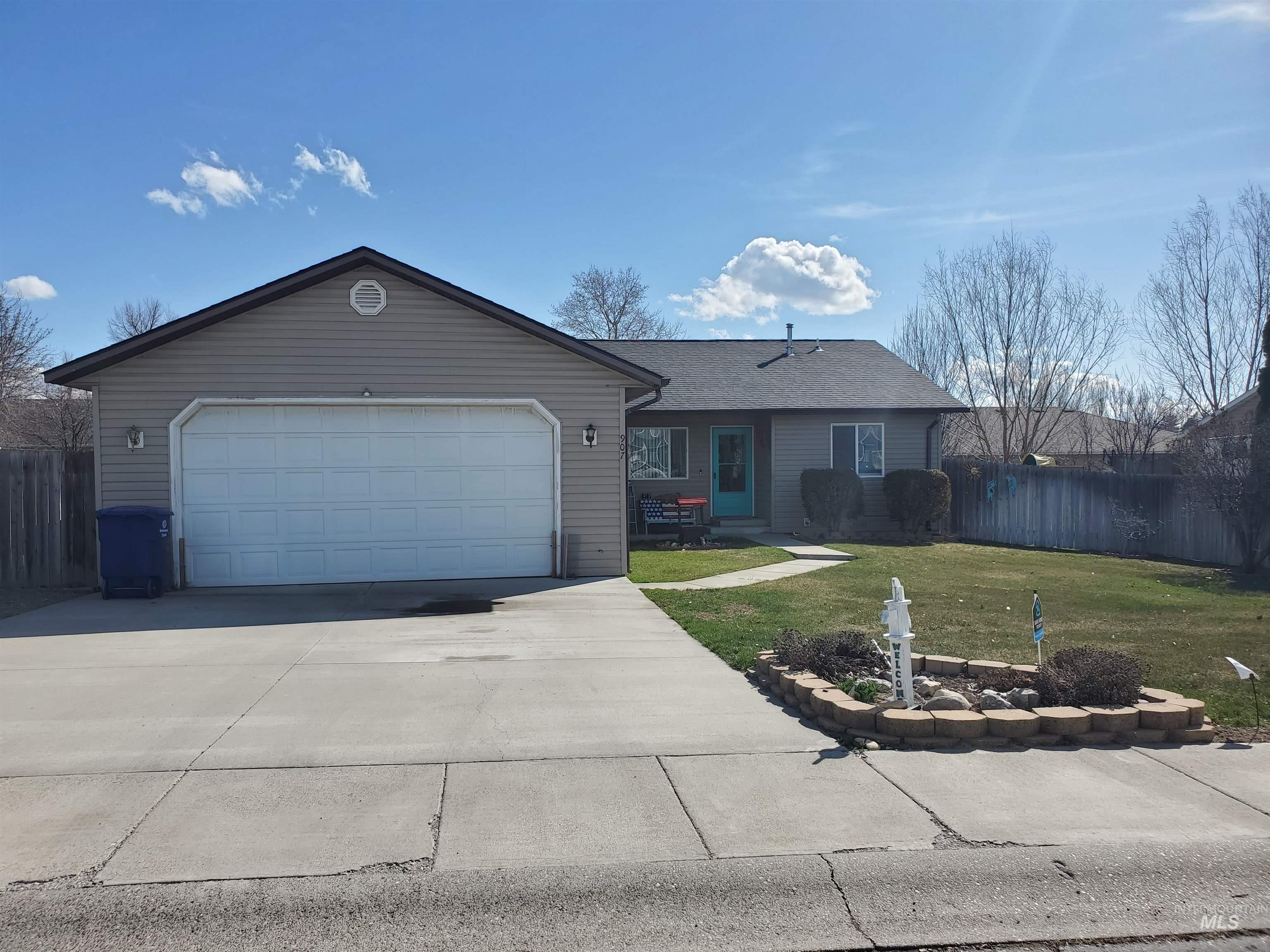 907 3rd Ave E, Jerome, Idaho 83338, 4 Bedrooms, 2 Bathrooms, Residential For Sale, Price $335,000,MLS 98902666