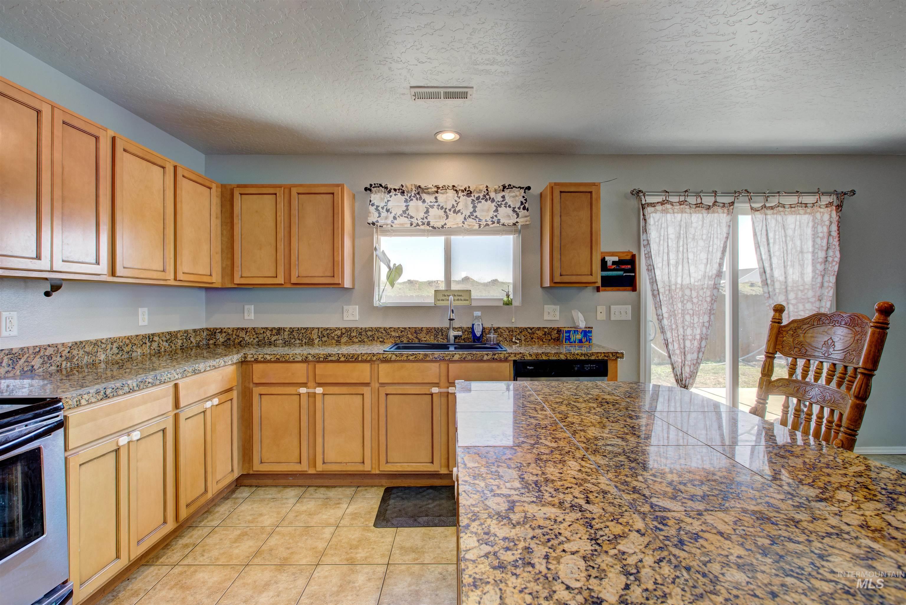 16736 Abram Ave, Caldwell, Idaho 83607-5099, 4 Bedrooms, 2.5 Bathrooms, Residential For Sale, Price $439,555,MLS 98902738