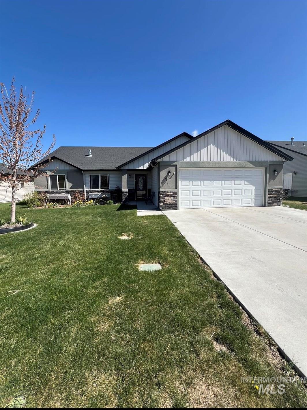 2411 Yellowstone Trail, Burley, Idaho 83318, 4 Bedrooms, 2 Bathrooms, Residential For Sale, Price $360,000,MLS 98902749