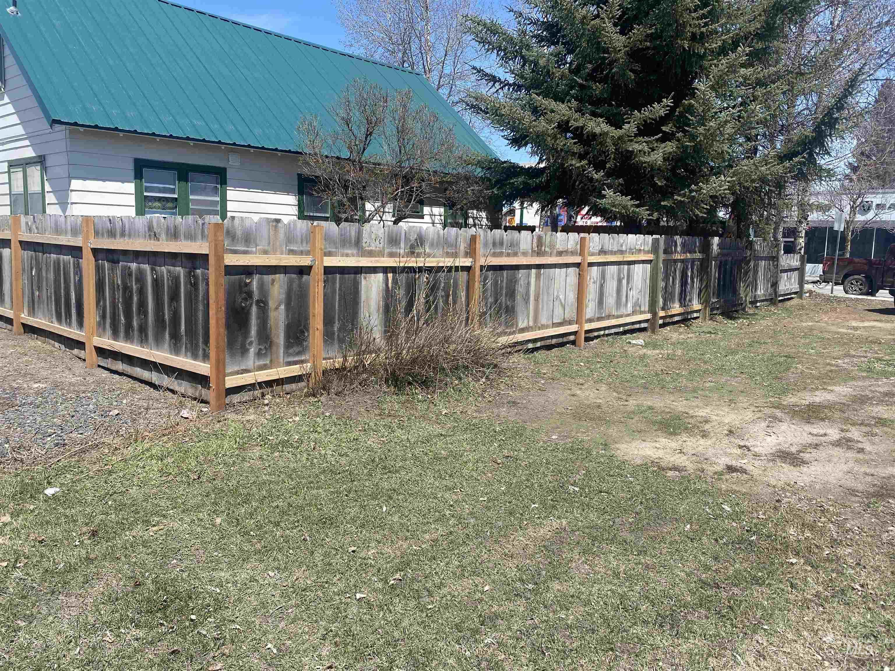 121 S Main Street, Cascade, Idaho 83611, 3 Bedrooms, 2 Bathrooms, Residential For Sale, Price $475,000,MLS 98902896