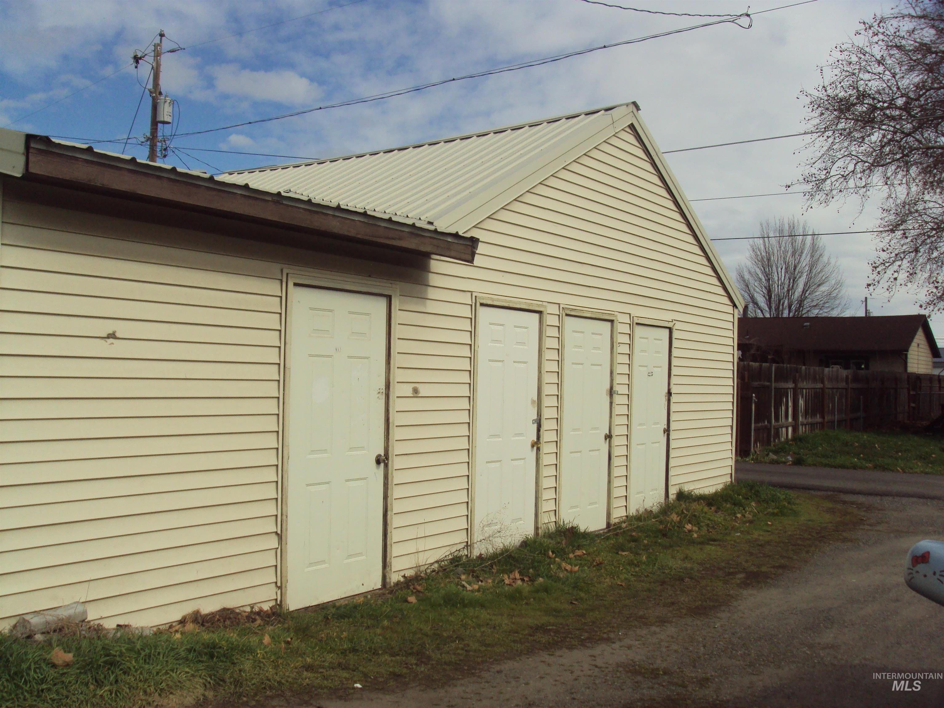 409, 411, 413 & 9th Street, Clarkston, Washington 99403, 4 Bedrooms, 2 Bathrooms, Residential Income For Sale, Price $600,000, 98902961