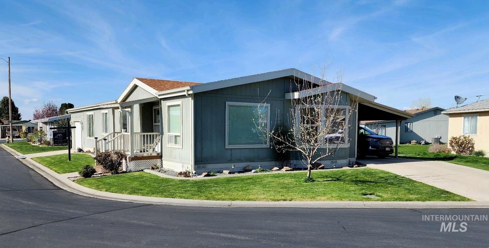 1907 W Flamingo Ave., Nampa, Idaho 83651, 2 Bedrooms, 2 Bathrooms, Residential For Sale, Price $188,500,MLS 98903067