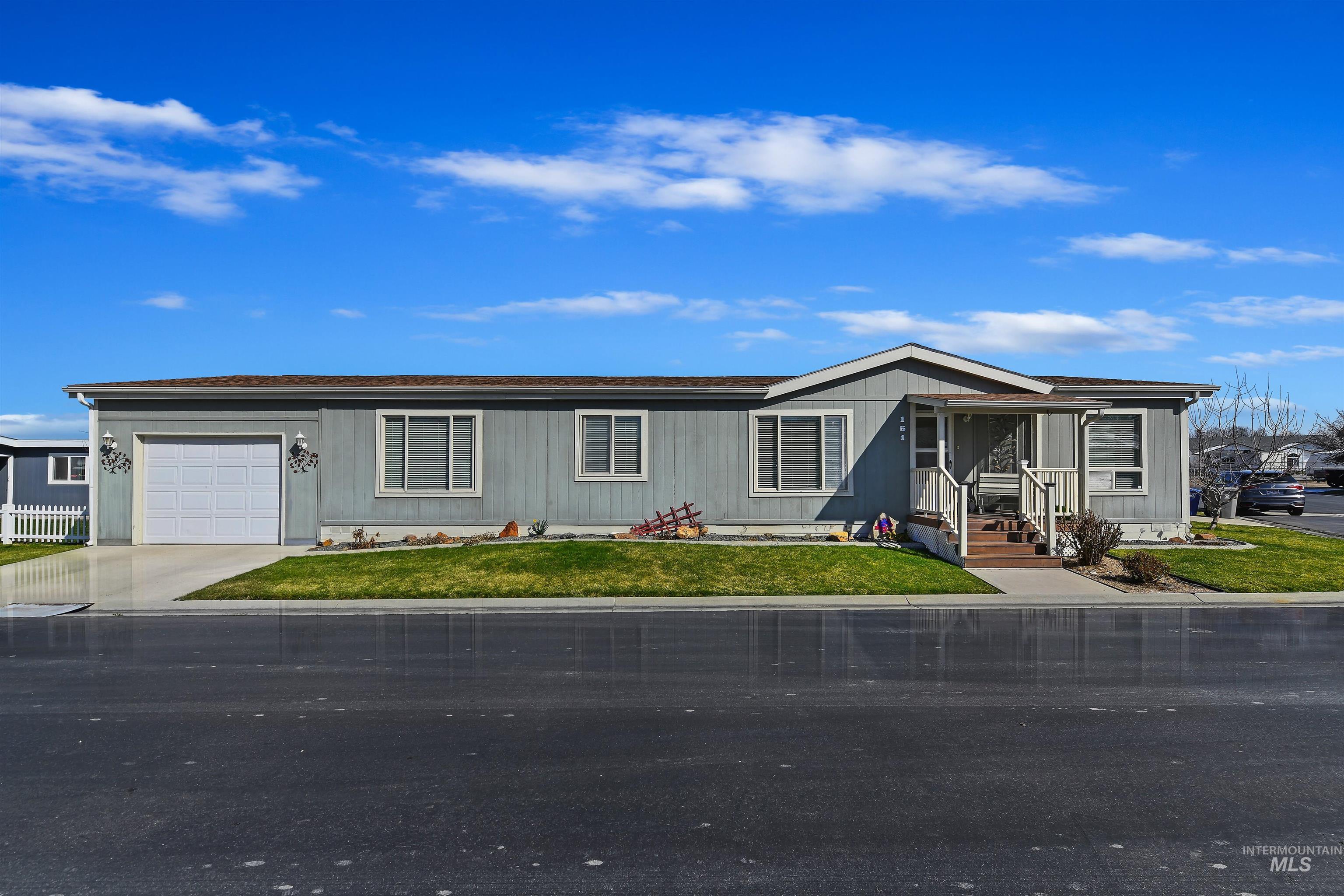 1907 W Flamingo Ave., Nampa, Idaho 83651, 2 Bedrooms, 2 Bathrooms, Residential For Sale, Price $188,500,MLS 98903067