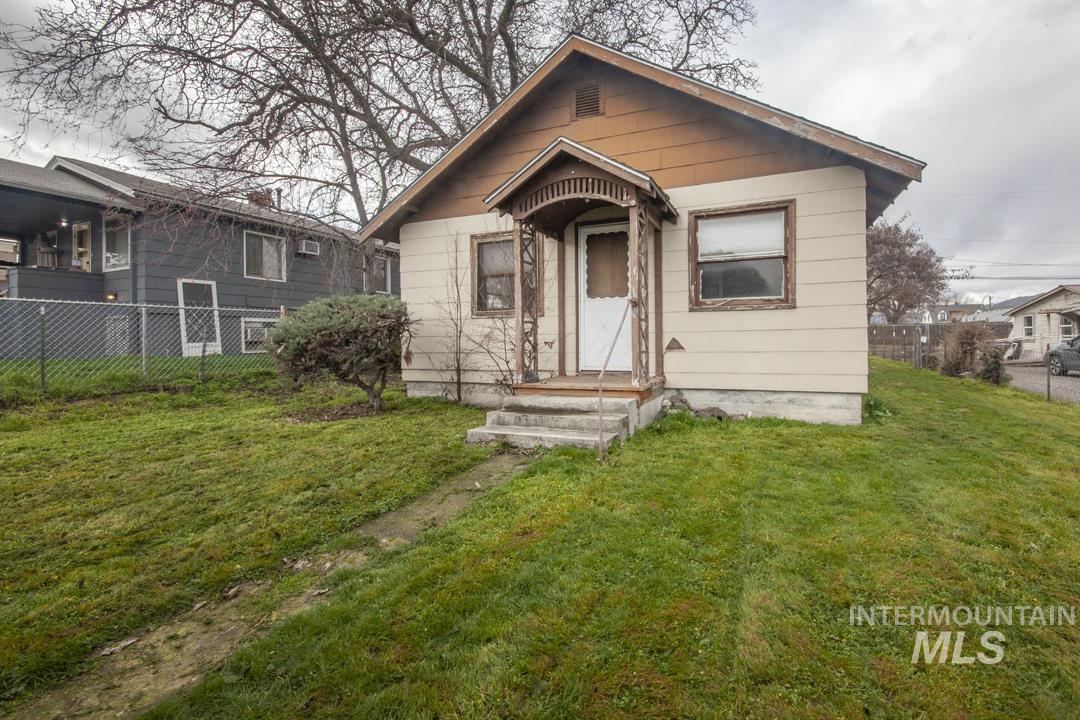 524 5th St, Clarkston, Washington 99403, 2 Bedrooms, 1 Bathroom, Residential For Sale, Price $185,000, 98903090