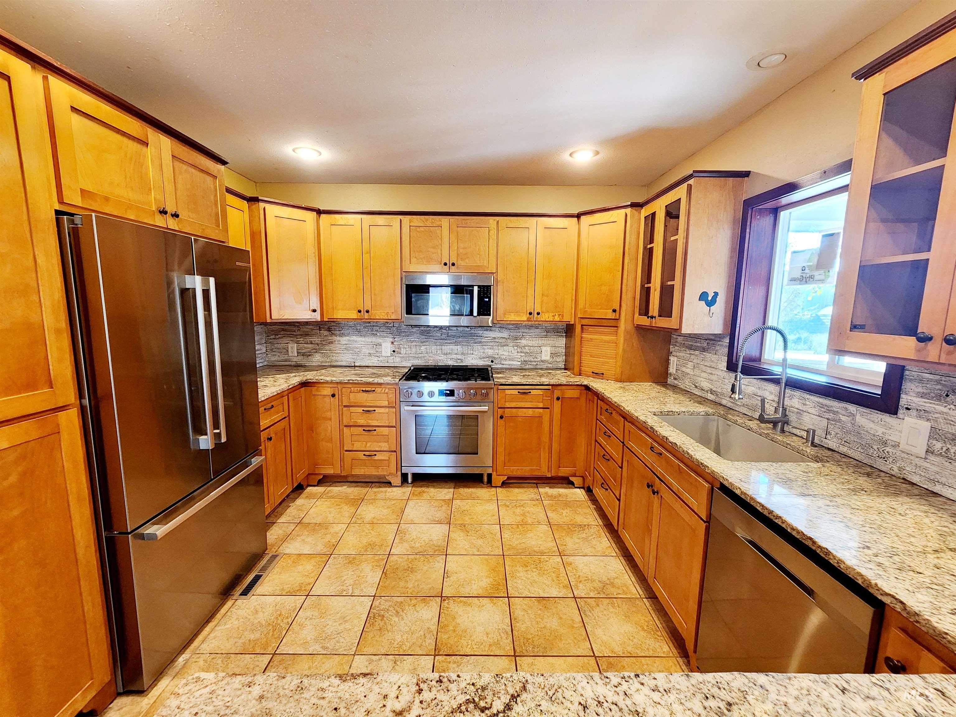 1419 16th Avenue, Clarkston, Washington 99403, 3 Bedrooms, 2 Bathrooms, Residential For Sale, Price $385,000, 98903100