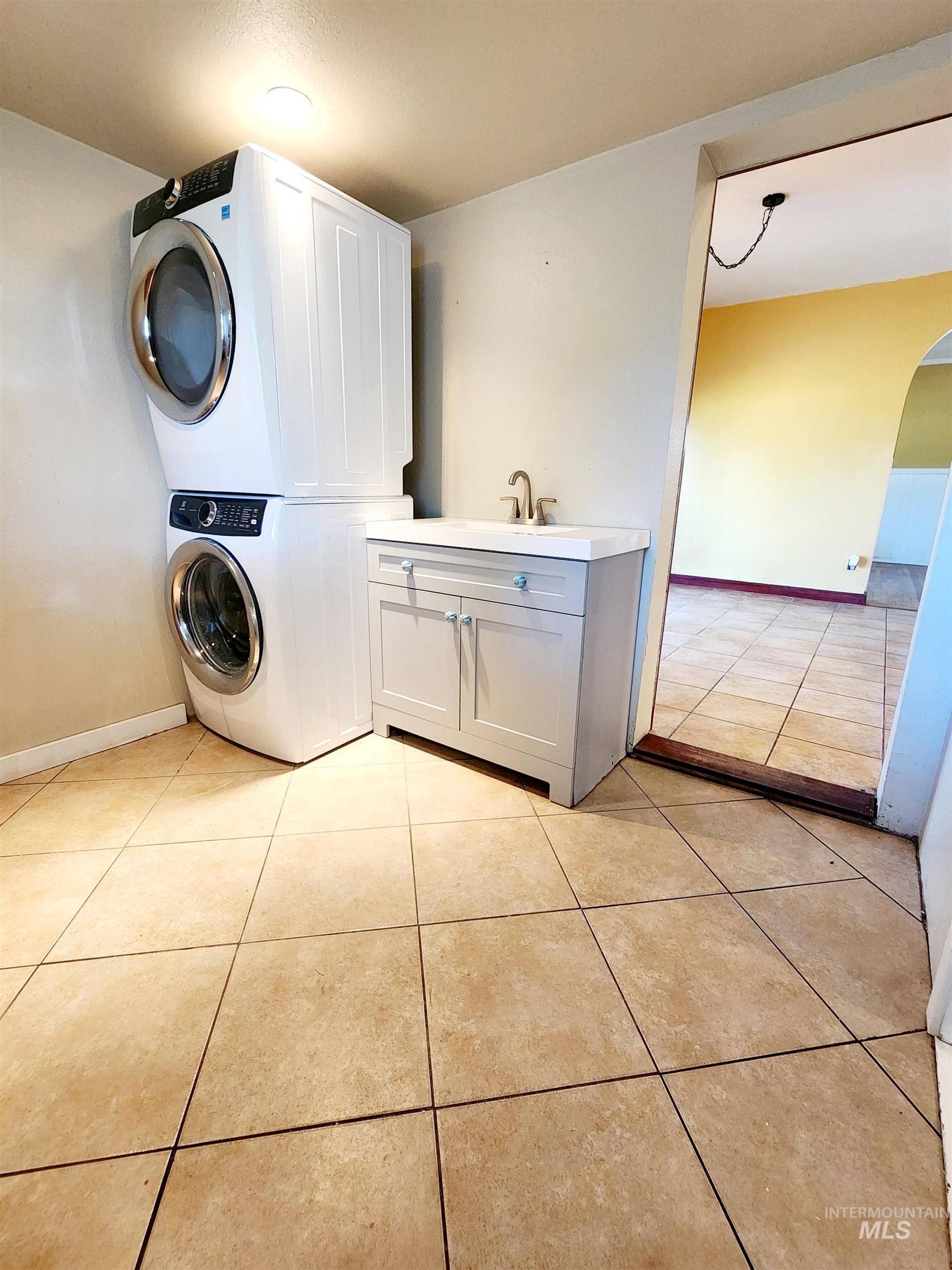 1419 16th Avenue, Clarkston, Washington 99403, 3 Bedrooms, 2 Bathrooms, Residential For Sale, Price $385,000, 98903100