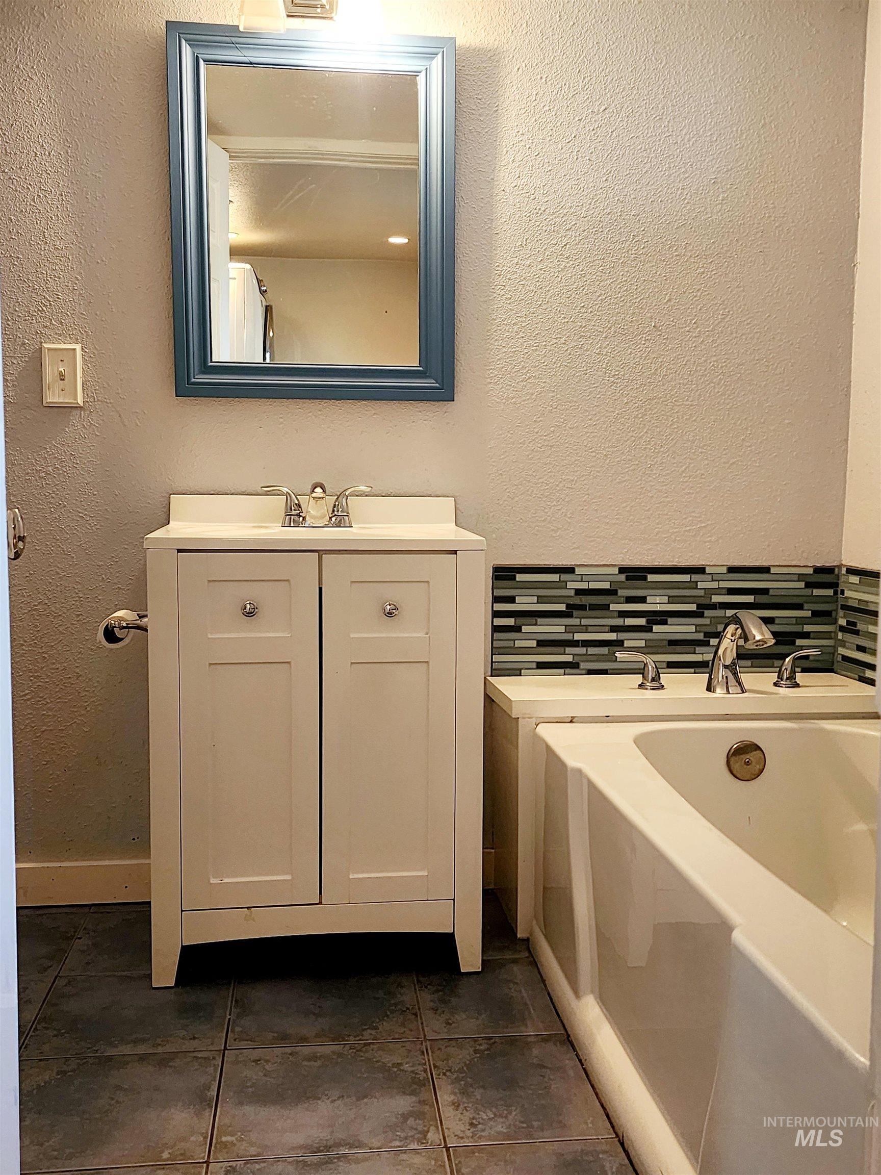 1419 16th Avenue, Clarkston, Washington 99403, 3 Bedrooms, 2 Bathrooms, Residential For Sale, Price $385,000, 98903100
