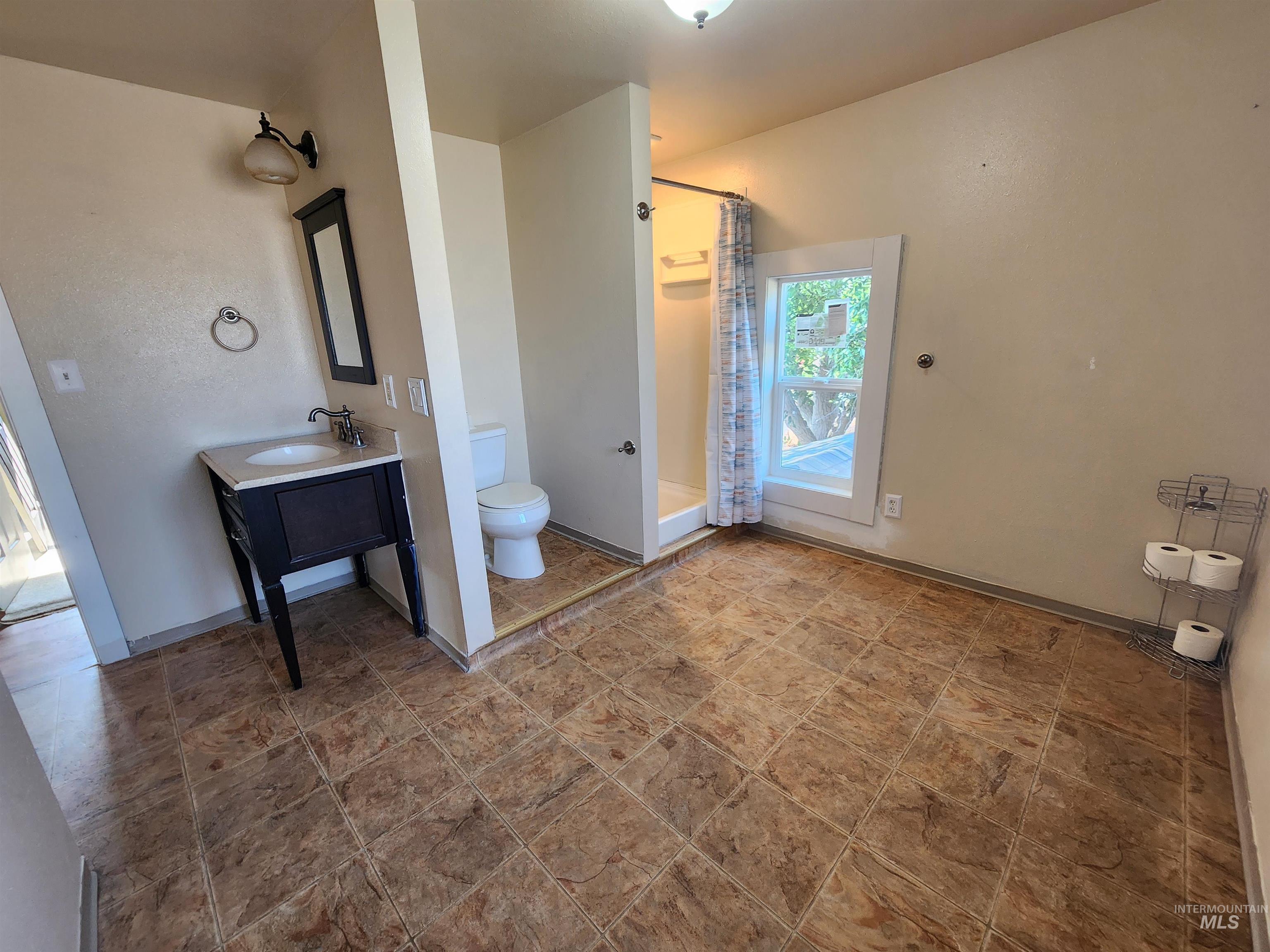 1419 16th Avenue, Clarkston, Washington 99403, 3 Bedrooms, 2 Bathrooms, Residential For Sale, Price $385,000, 98903100