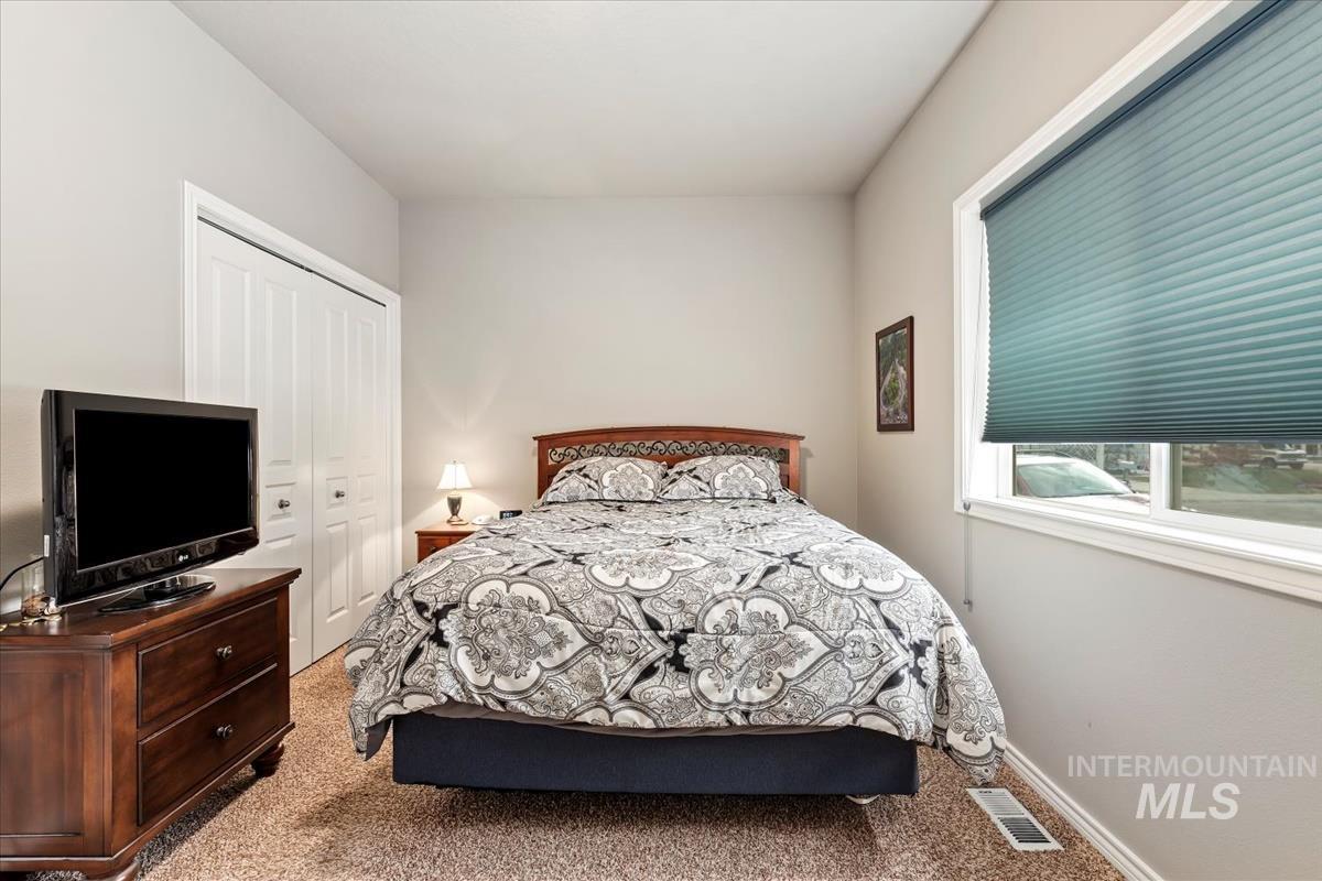 1505 Old Maple Dr, Emmett, Idaho 83617-3260, 2 Bedrooms, 1 Bathroom, Residential For Sale, Price $270,000,MLS 98903171