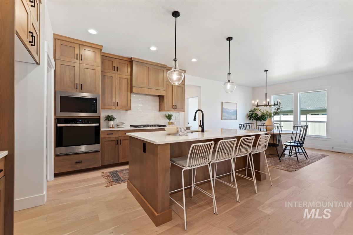 884 W Tall Prairie Dr., Meridian, Idaho 83642, 5 Bedrooms, 3.5 Bathrooms, Residential For Sale, Price $836,800, 98903183