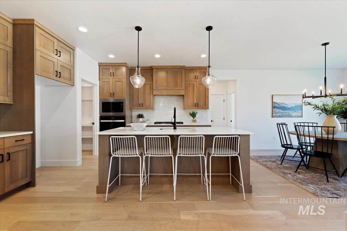 884 W Tall Prairie Dr., Meridian, Idaho 83642, 5 Bedrooms, 3.5 Bathrooms, Residential For Sale, Price $836,800, 98903183