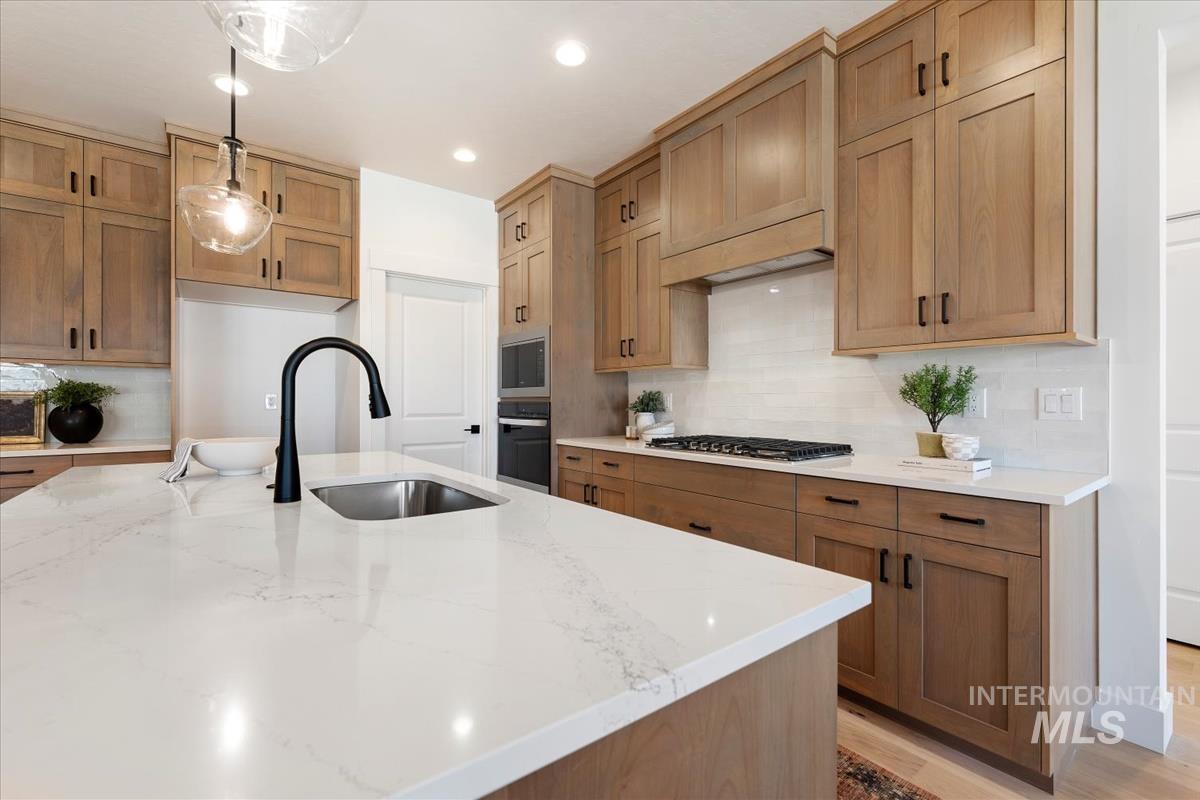 884 W Tall Prairie Dr., Meridian, Idaho 83642, 5 Bedrooms, 3.5 Bathrooms, Residential For Sale, Price $836,800, 98903183