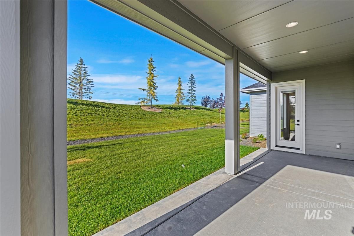 6742 W Piaffe St., Eagle, Idaho 83616, 3 Bedrooms, 2 Bathrooms, Residential For Sale, Price $699,800, 98903200
