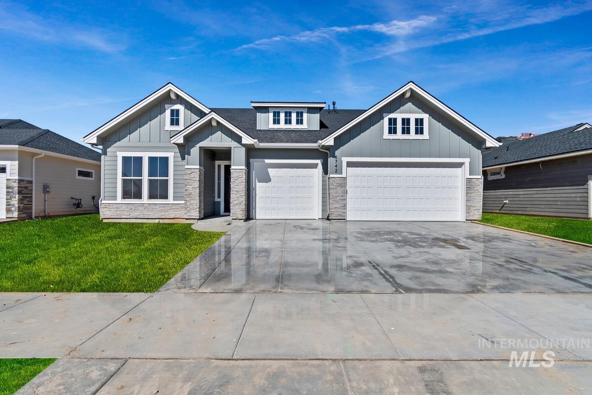 6742 W Piaffe St., Eagle, Idaho 83616, 3 Bedrooms, 2 Bathrooms, Residential For Sale, Price $756,800,MLS 98903200