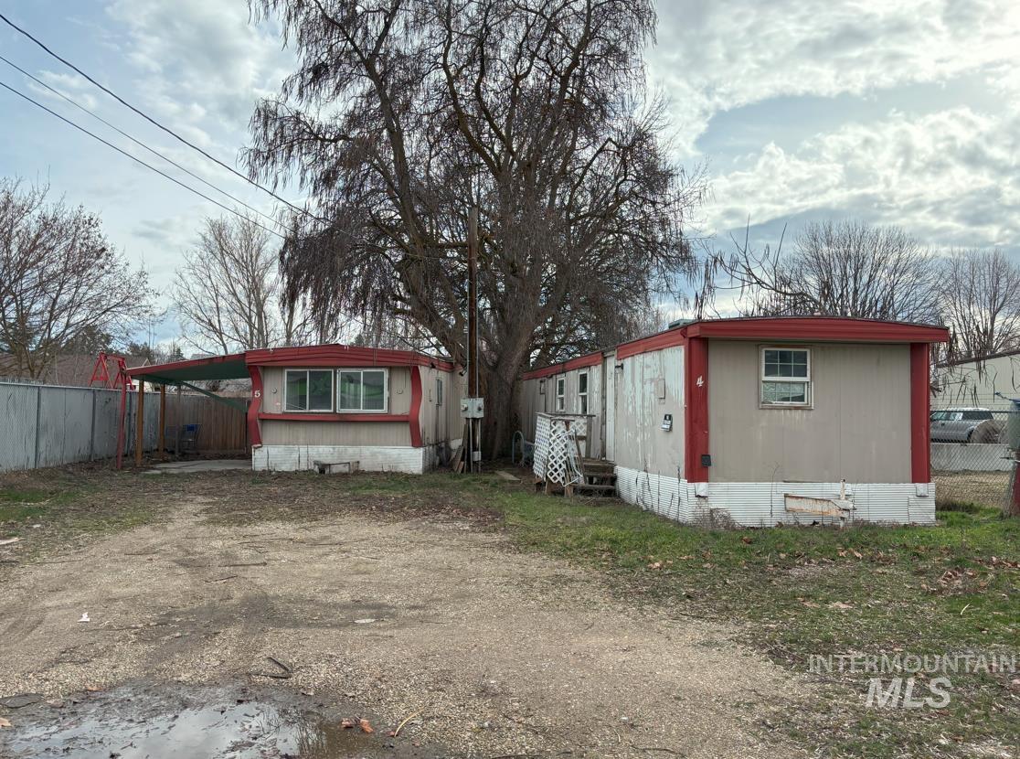8309 W State Street, Garden City, Idaho 83714-0000, Residential Income For Sale, Price $325,000,MLS 98903243