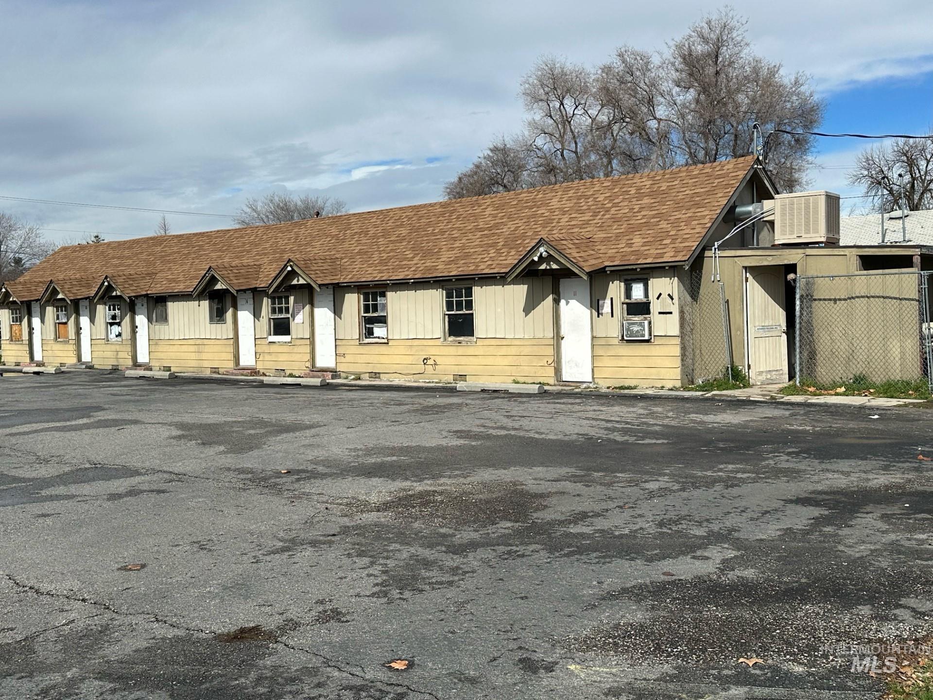 5620 W Fairview Avenue, Boise, Idaho 83706, 15 Rooms, Business/Commercial For Sale, Price $2,500,000,MLS 98903294